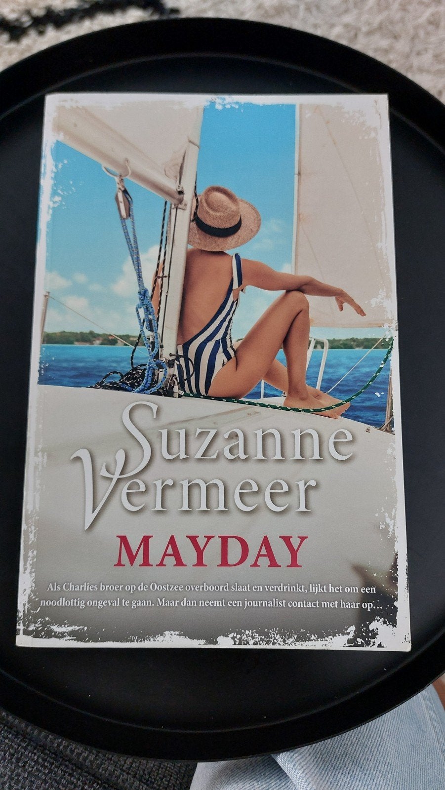Suzanne Vermeer - Mayday, Boeken, Thrillers, Zo goed als nieuw, Ophalen of Verzenden