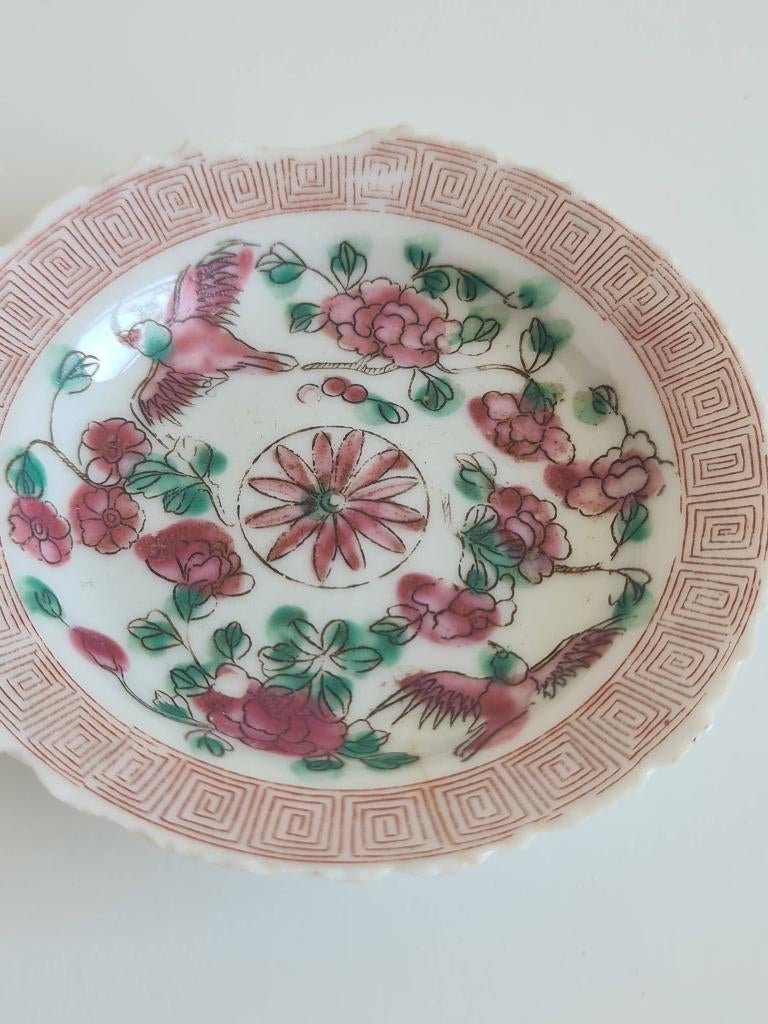 Antiek famillie rose handgeschilderd bordje  vogel bloem, Antiek en Kunst, Ophalen of Verzenden