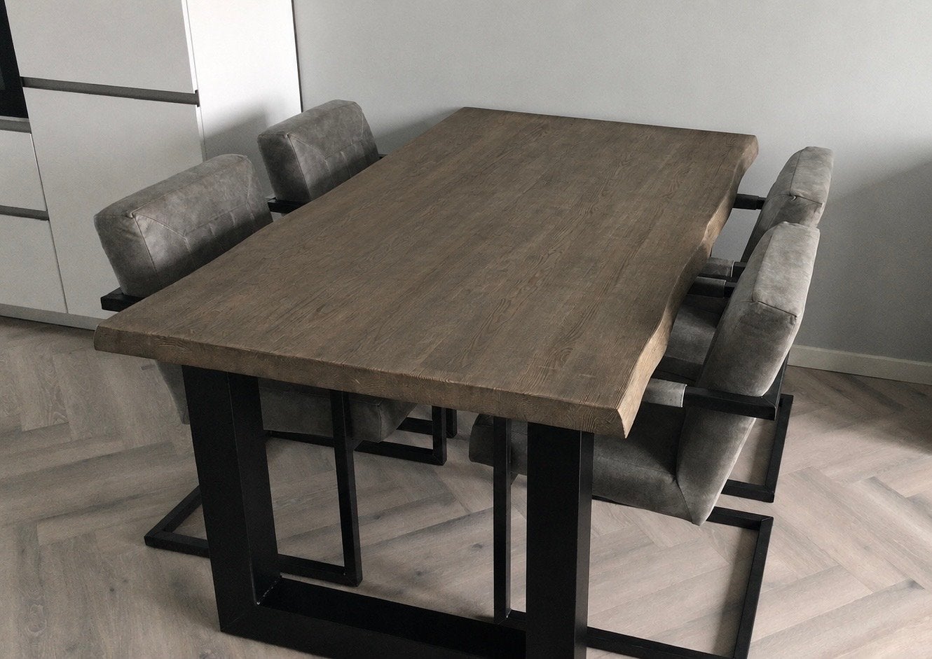 Eettafel met 4 eetkamerstoelen, Huis en Inrichting, Tafels | Eettafels, Ophalen, Gebruikt, 100 tot 150 cm, 150 tot 200 cm