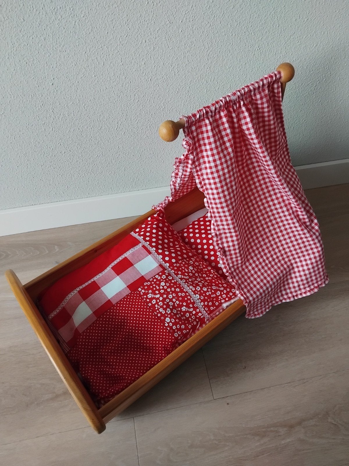 houten schommel poppenbed, Ophalen, Nieuw, Babypop