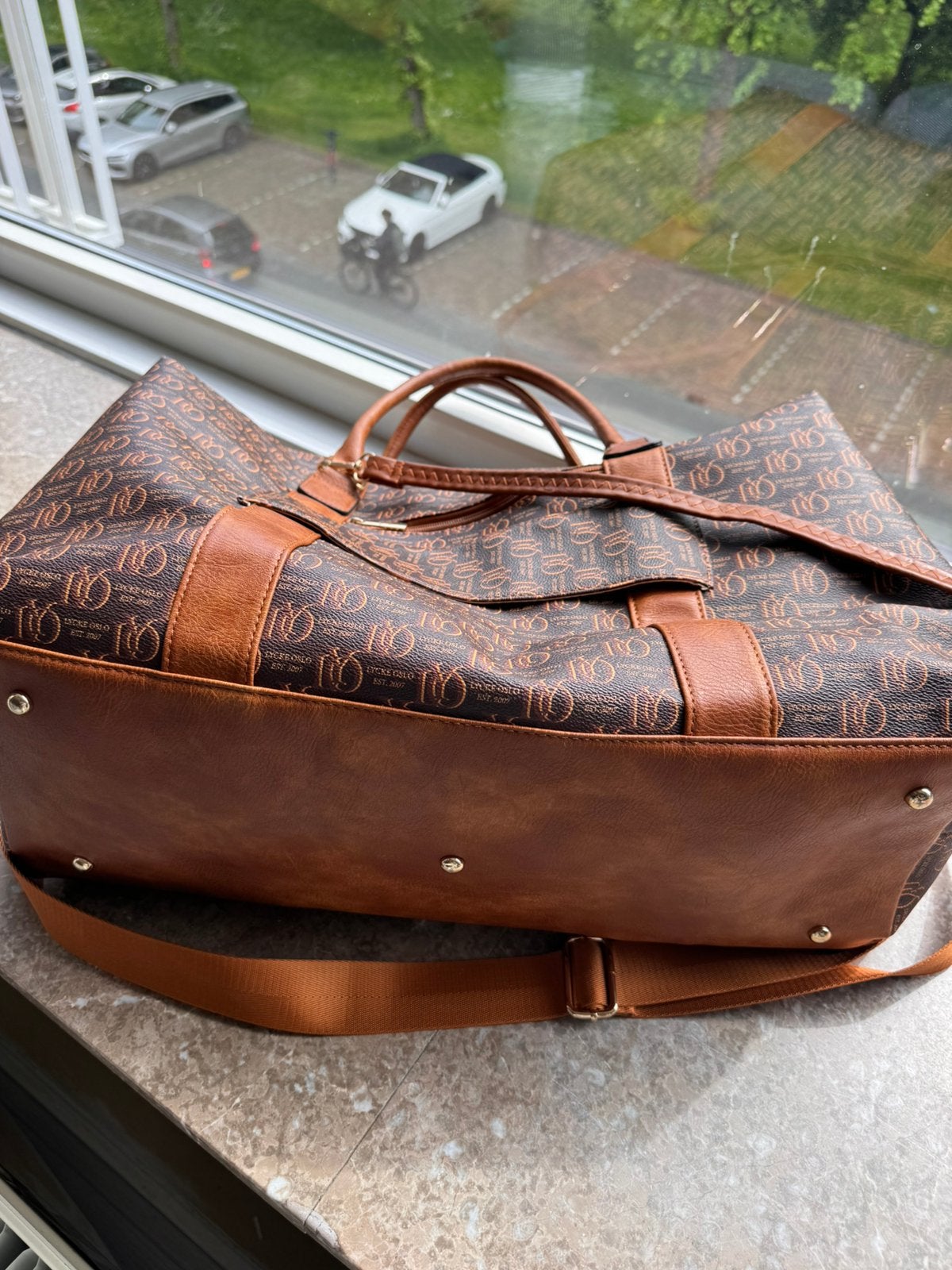 Hand tas, Ophalen of Verzenden, Zo goed als nieuw, Hard kunststof
