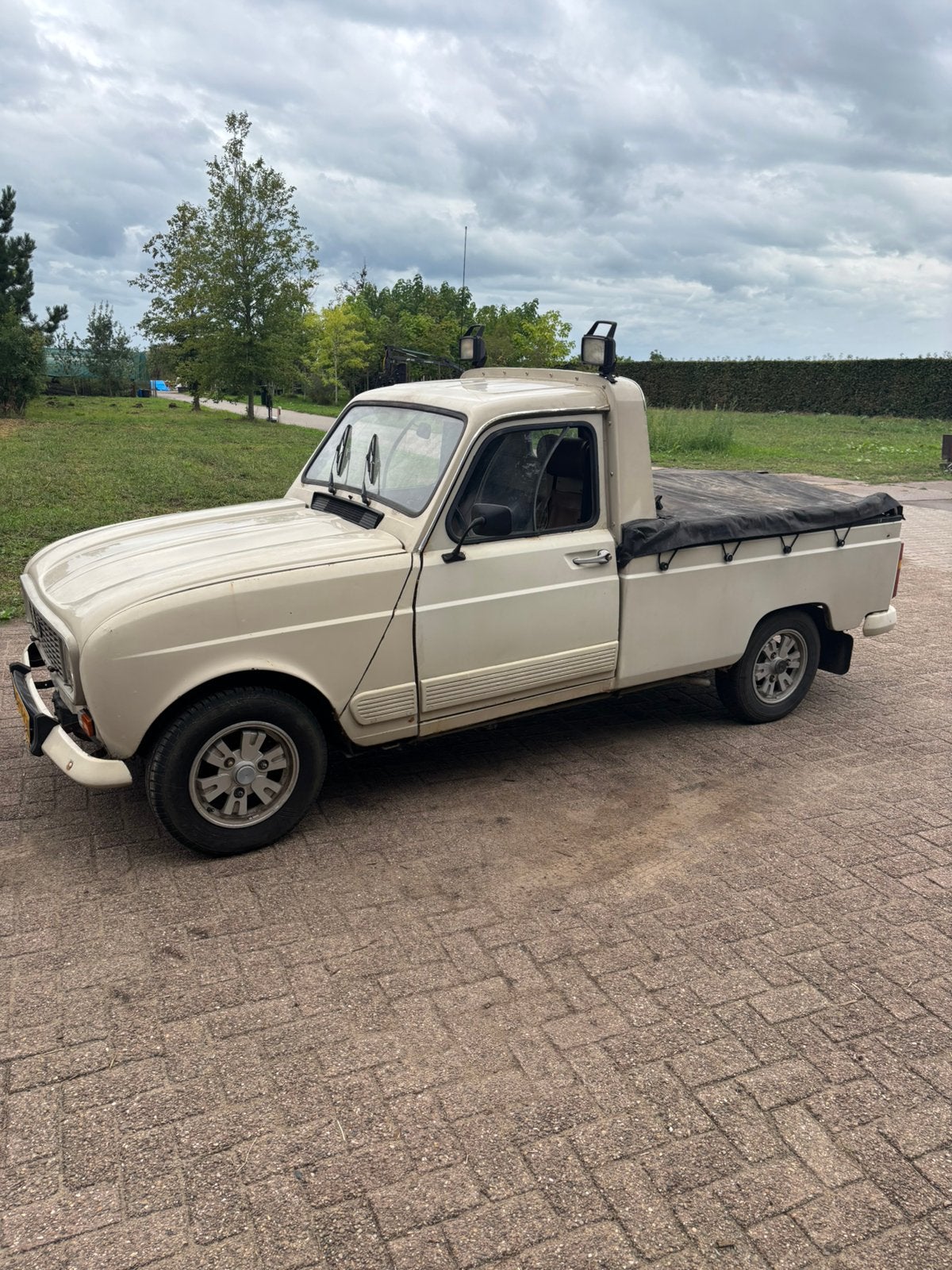 Teilhol R4 Pick-up 1982, Auto's, 4 cilinders, Origineel Nederlands, Bedrijf, 2 stoelen