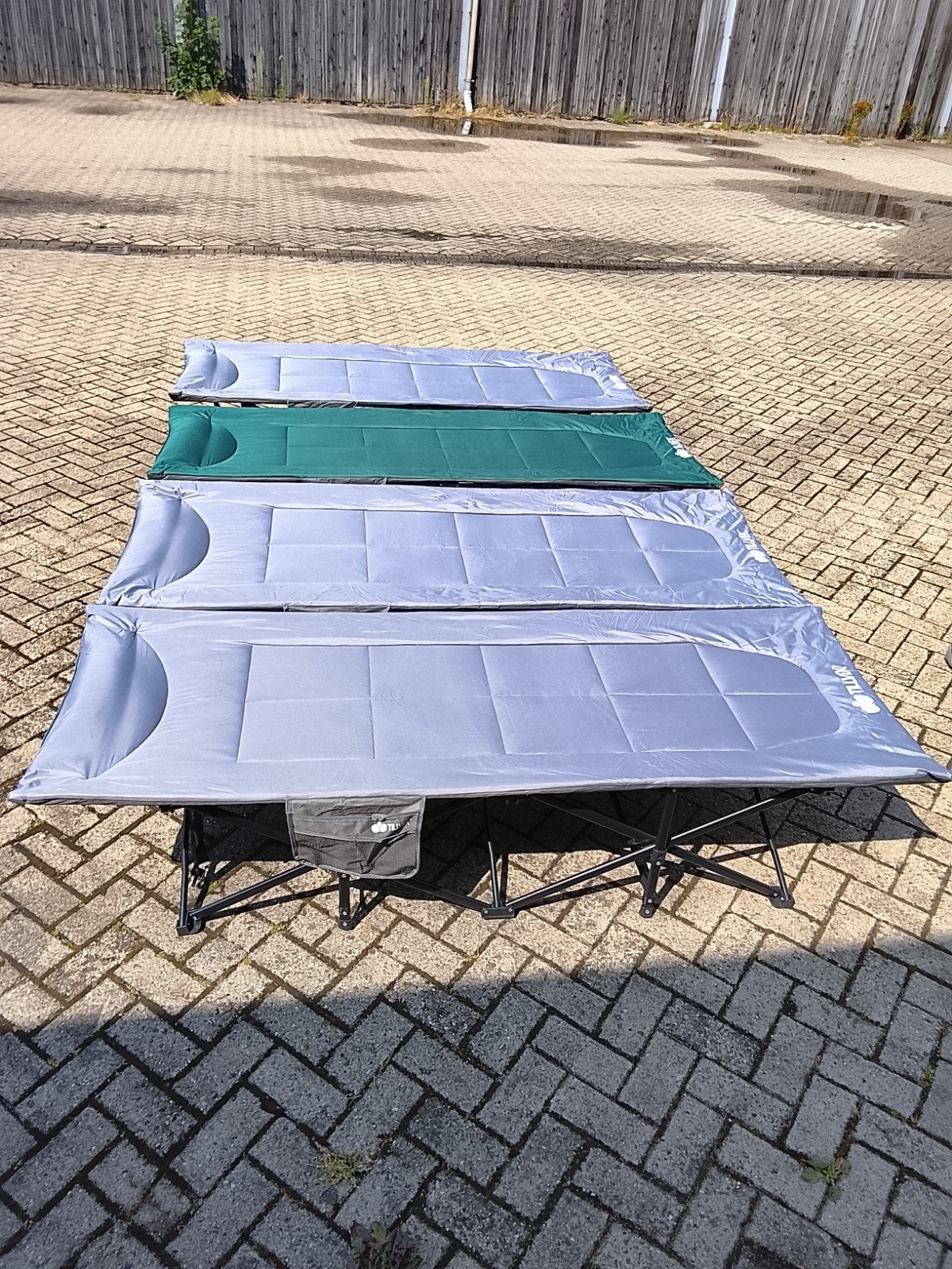 4x Tillvex inklapbare ligbedden 210x75 zgan, Caravans en Kamperen, Tillvex, ., Ophalen of Verzenden, Zo goed als nieuw