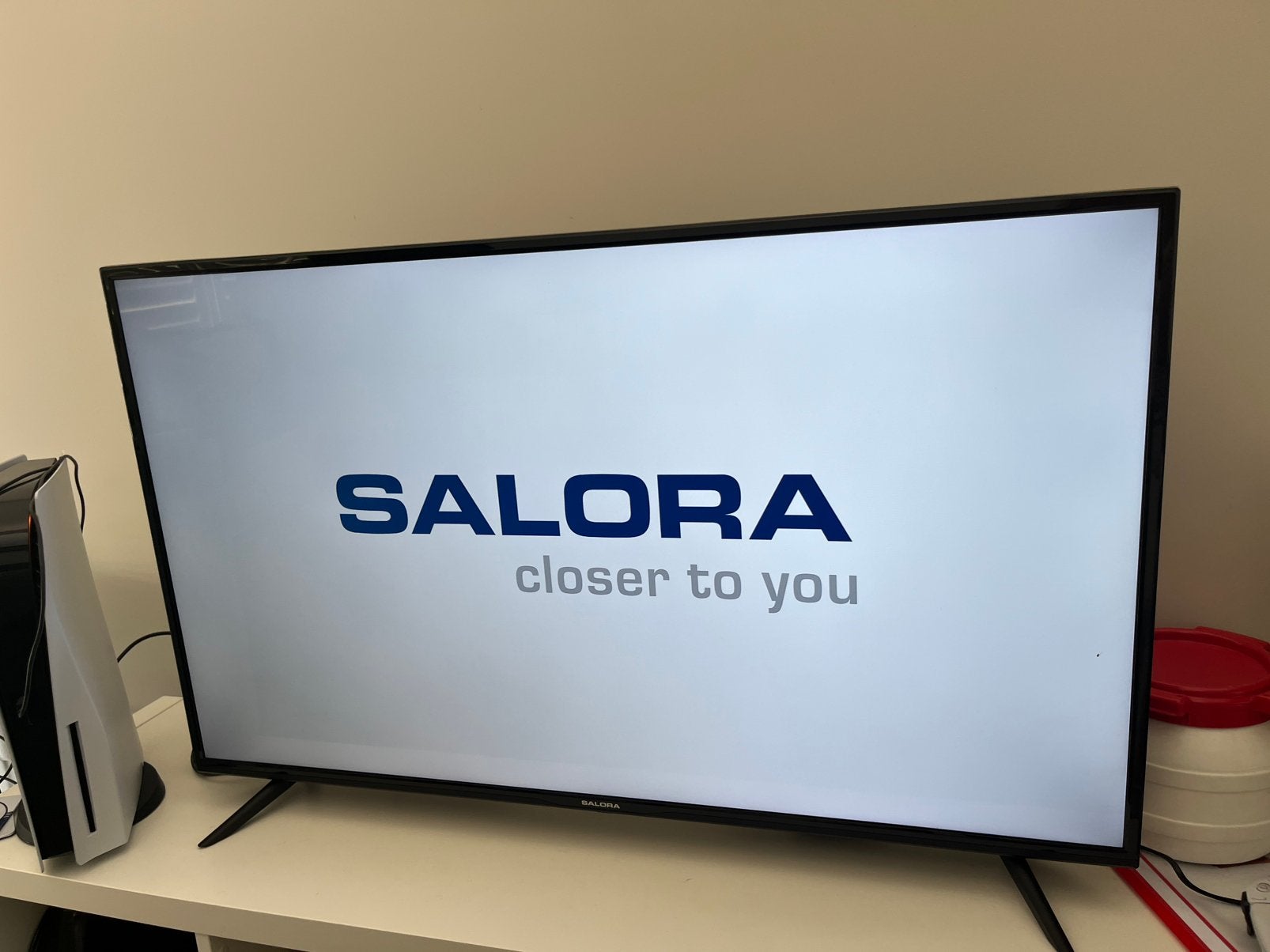 Televisie Salora 43 inch type 43UHL2200, 50 Hz, LCD, Zo goed als nieuw, 100 cm of meer