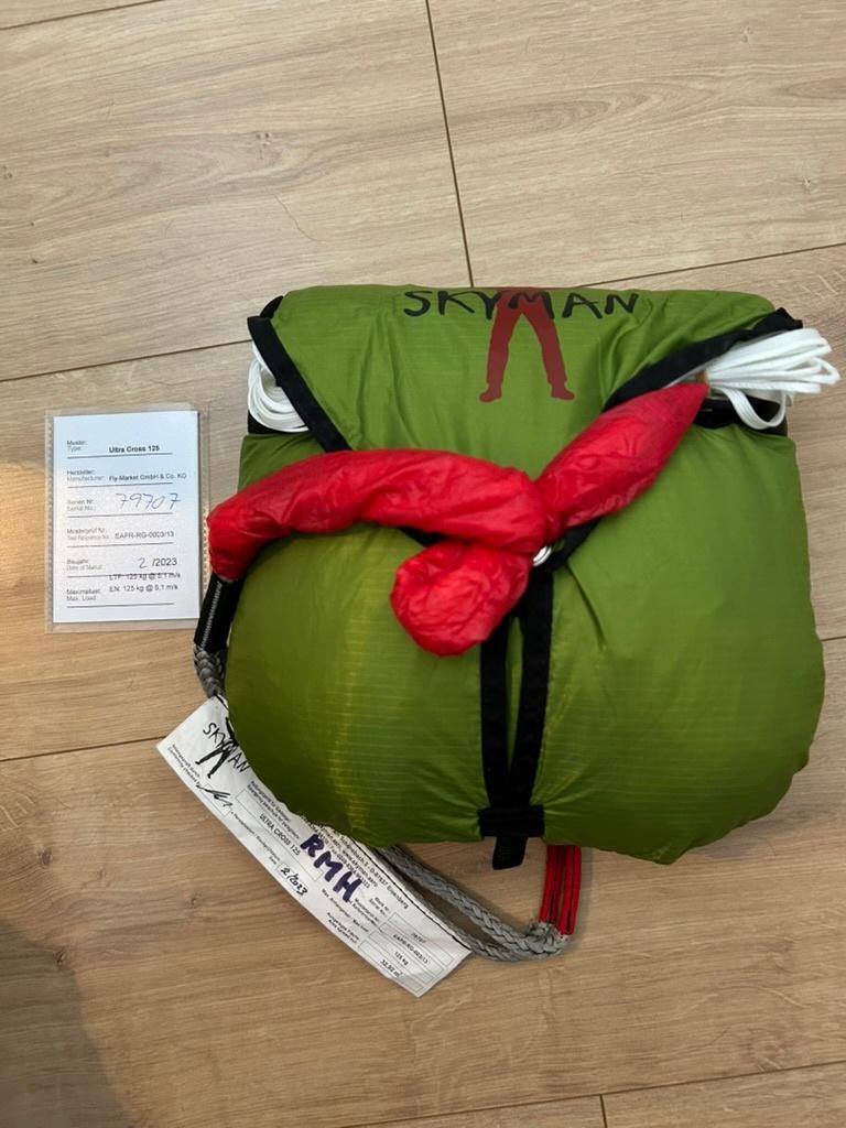 Independence Ultra Cross 125 kg lichtgewicht reserve, Sport en Fitness, Zweefvliegen en Paragliding, Zo goed als nieuw, Overige typen