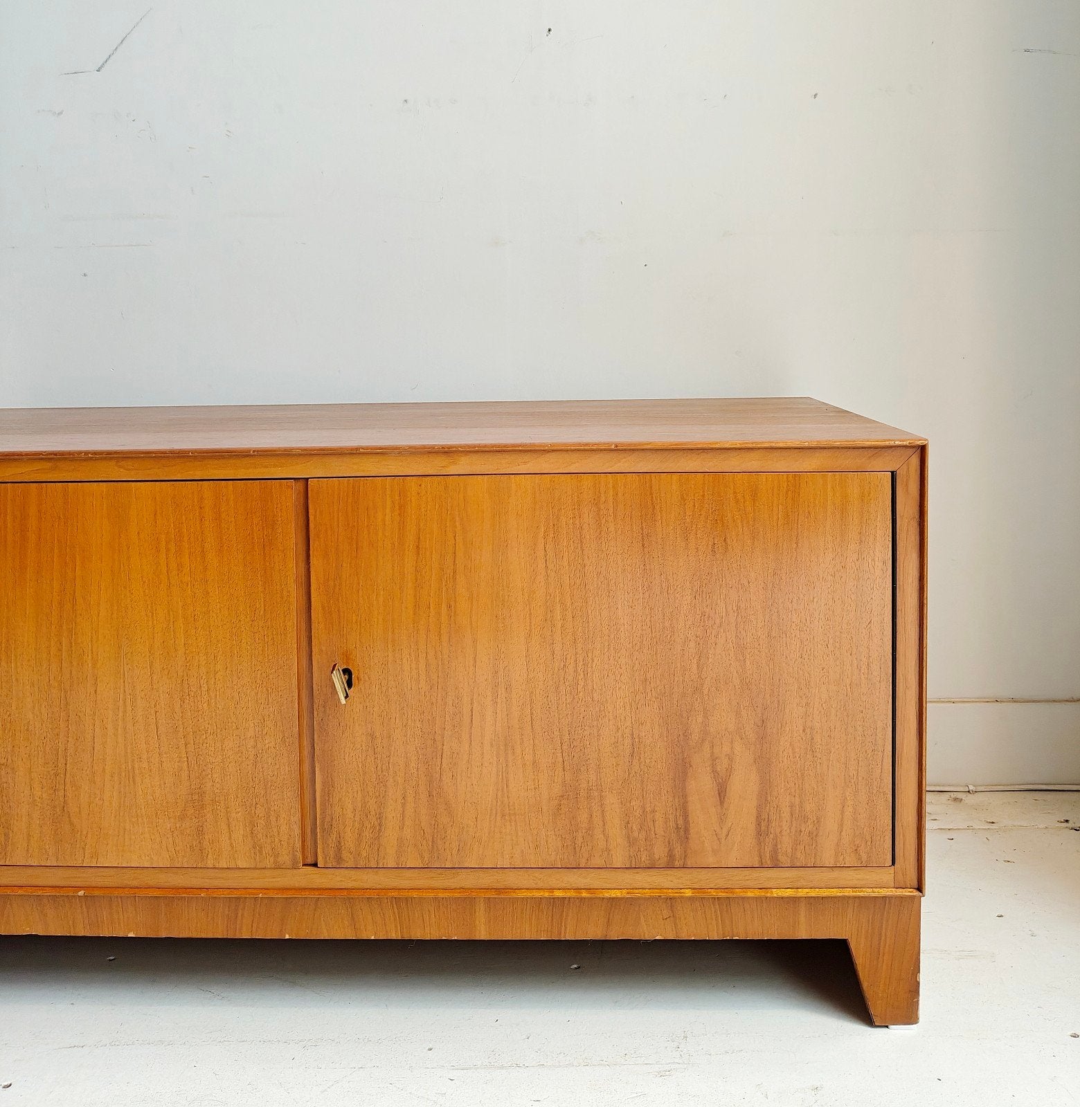 Vintage dressoir/tvmeubel/kast DevintagerieTerborg, Ophalen, Zo goed als nieuw, 25 tot 50 cm