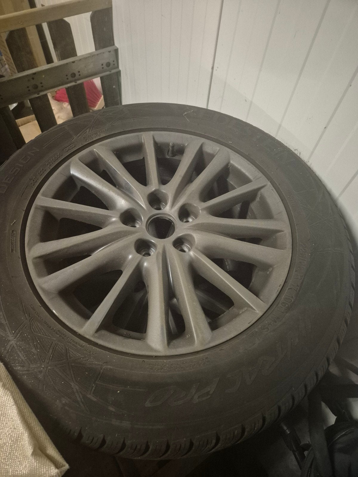 Gebruikte winterbanden met velgen - 225/65 R17, Auto-onderdelen, Ophalen, Gebruikt, Banden en Velgen, 17 inch