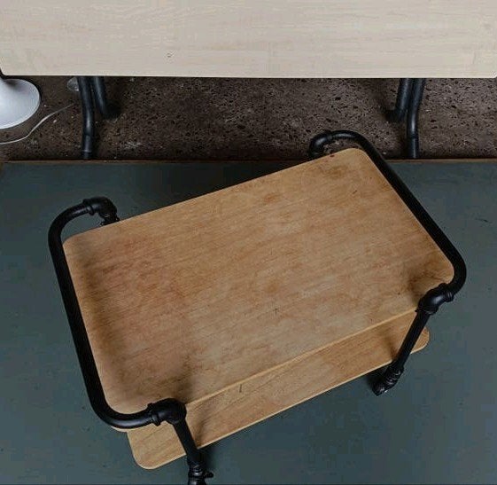bijzettafel op wieltjes, Ophalen