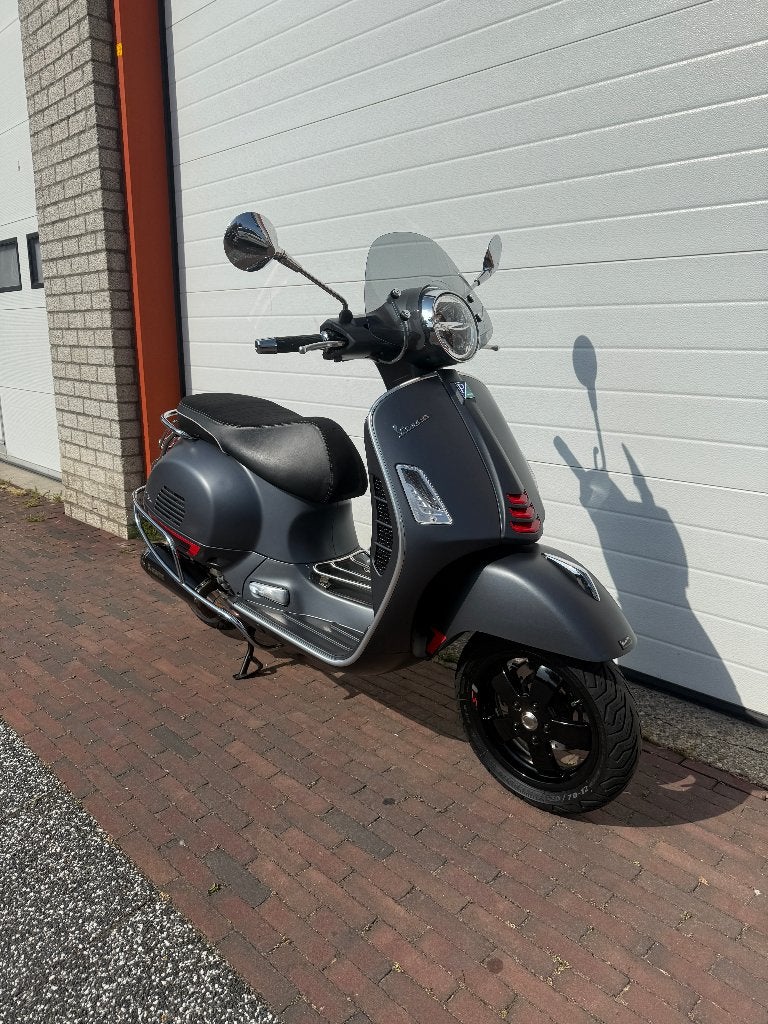 Vespa GTS 300 SuperSport HPE BJ: 2020 Akrapovic !, Motoren, Motoren | Piaggio, Scooter, Minimaal motorrijbewijs A2, Automaat, 278 cc