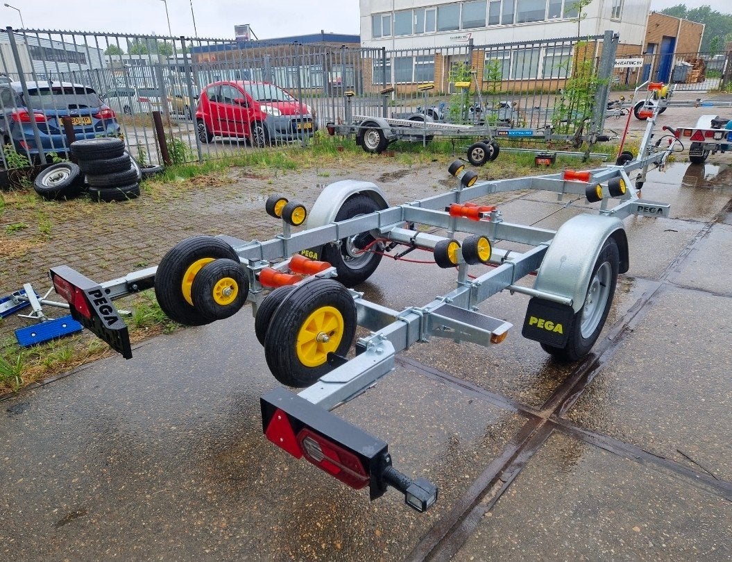 Pega SH 1350/600 geremde kanteltrailer uit voorraad !!!!, Watersport en Boten, Minder dan 1500 kg, Verstelbare verlichting, 6 tot 9 meter