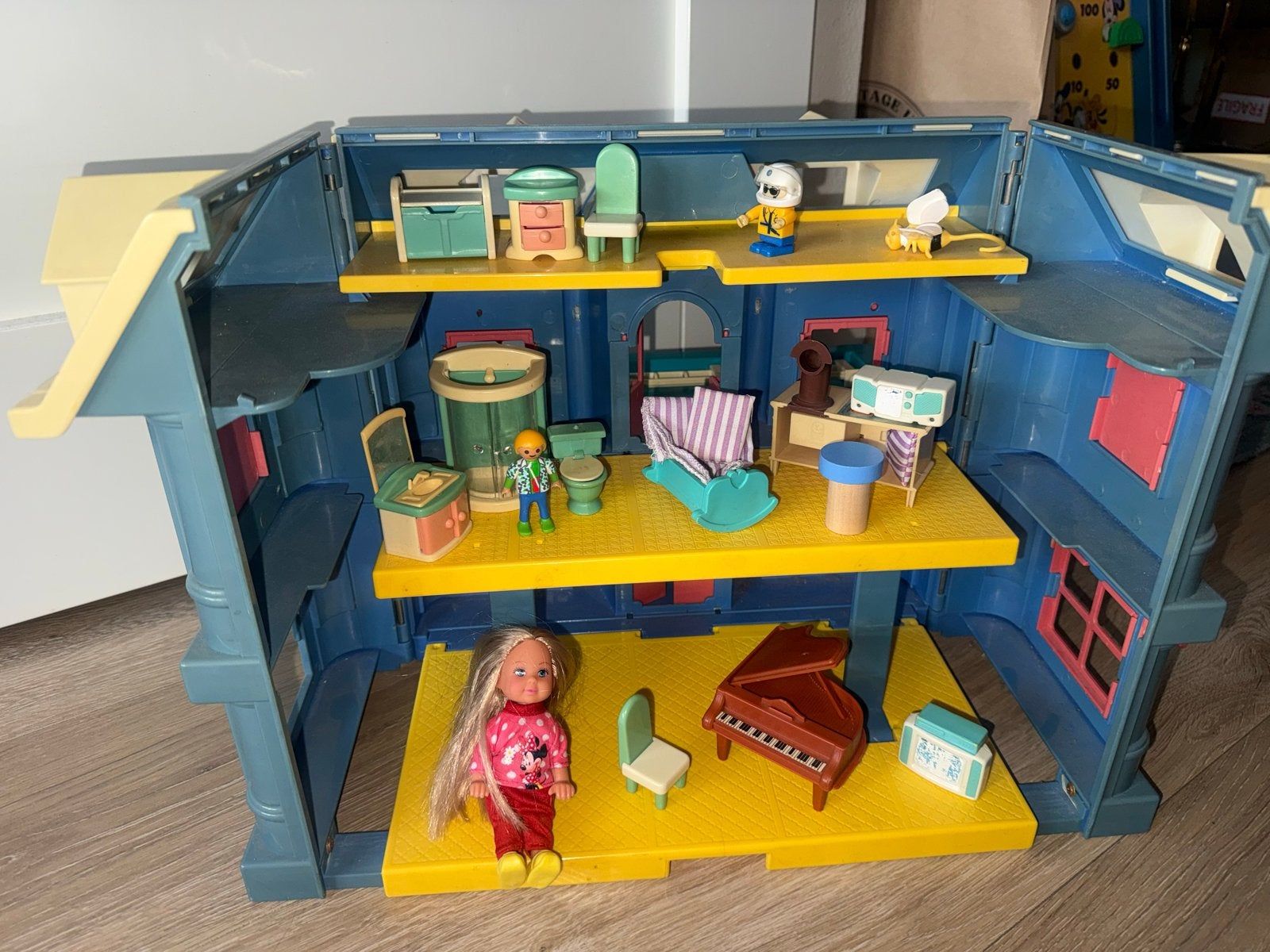 Vintage Poppenhuis met Meubels en Poppen, Verzenden, Gebruikt, Poppenhuis