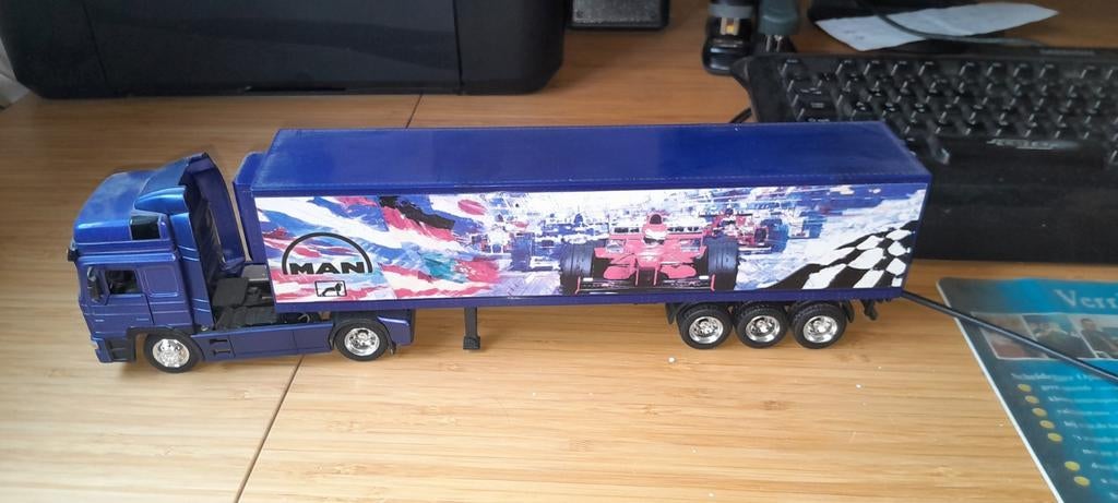 MAN Vrachtwagen Model met Formule 1 Trailer, Gebruikt, 1:32 tot 1:50, Truck, Ophalen