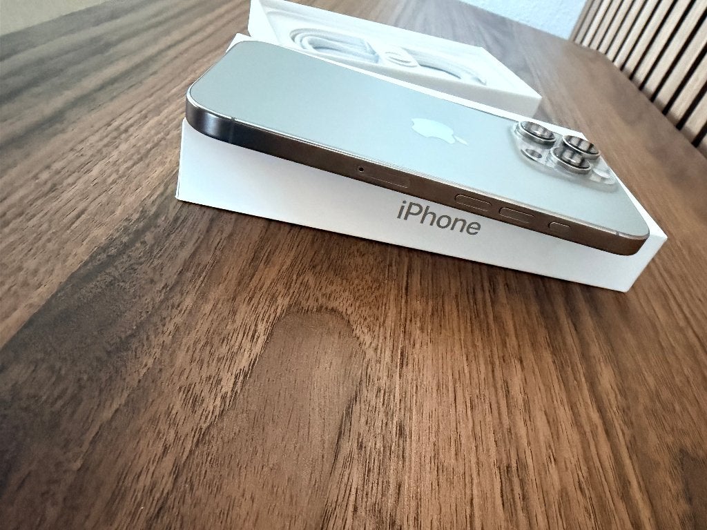 Foto 7 van iPhone 16 Pro 128GB Natural Titanium – 91% batterij