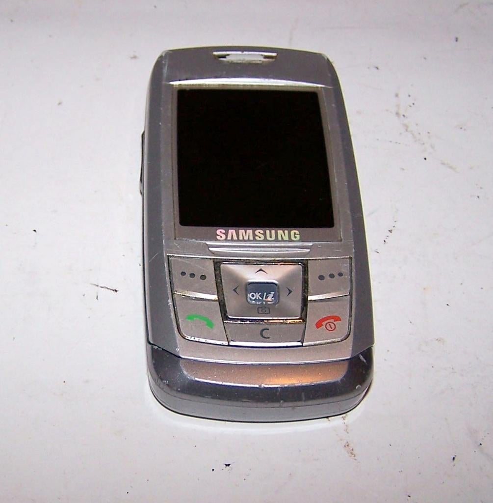 Vintage Samsung GSM. Geen lader/niet getest., Overige modellen, 3 tot 6 megapixel, Ophalen of Verzenden, Zo goed als nieuw