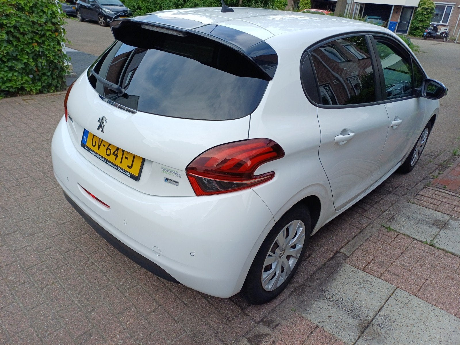 Peugeot 208 1.2 VTI  5-D 2015 Wit, Auto's, Peugeot, Voorwielaandrijving, 31 €/maand, 1199 cc, Origineel Nederlands