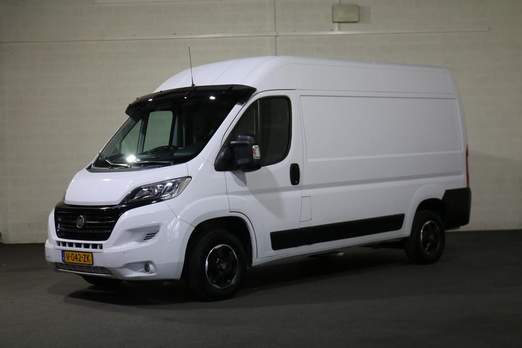 Fiat Ducato 2.3 MultiJet L2 H2 Airco Navigatie Camera, Auto's, Bestelauto's, Voorwielaandrijving, Stof, Gebruikt, Euro 6