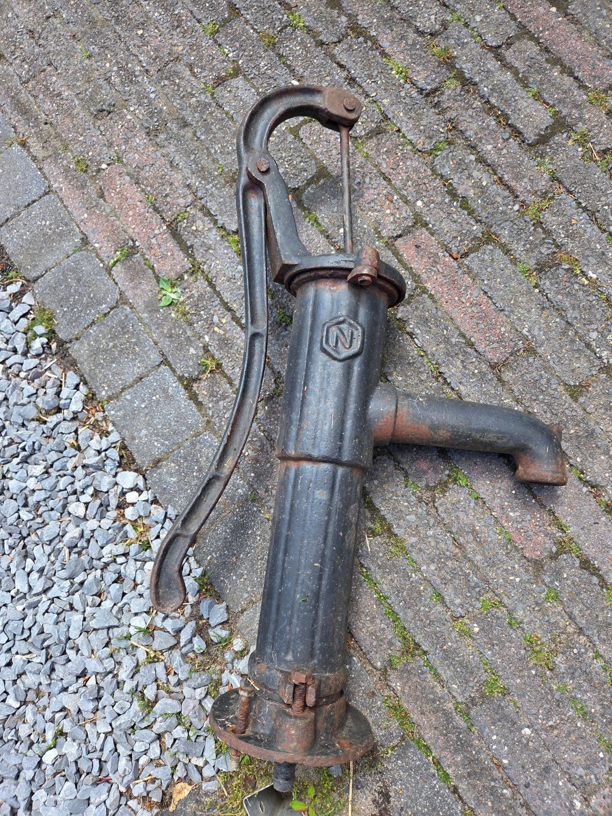 Antieke gietijzeren waterpomp - Decoratief en functioneel, Ophalen, Gebruikt, Handmatig, Overige typen