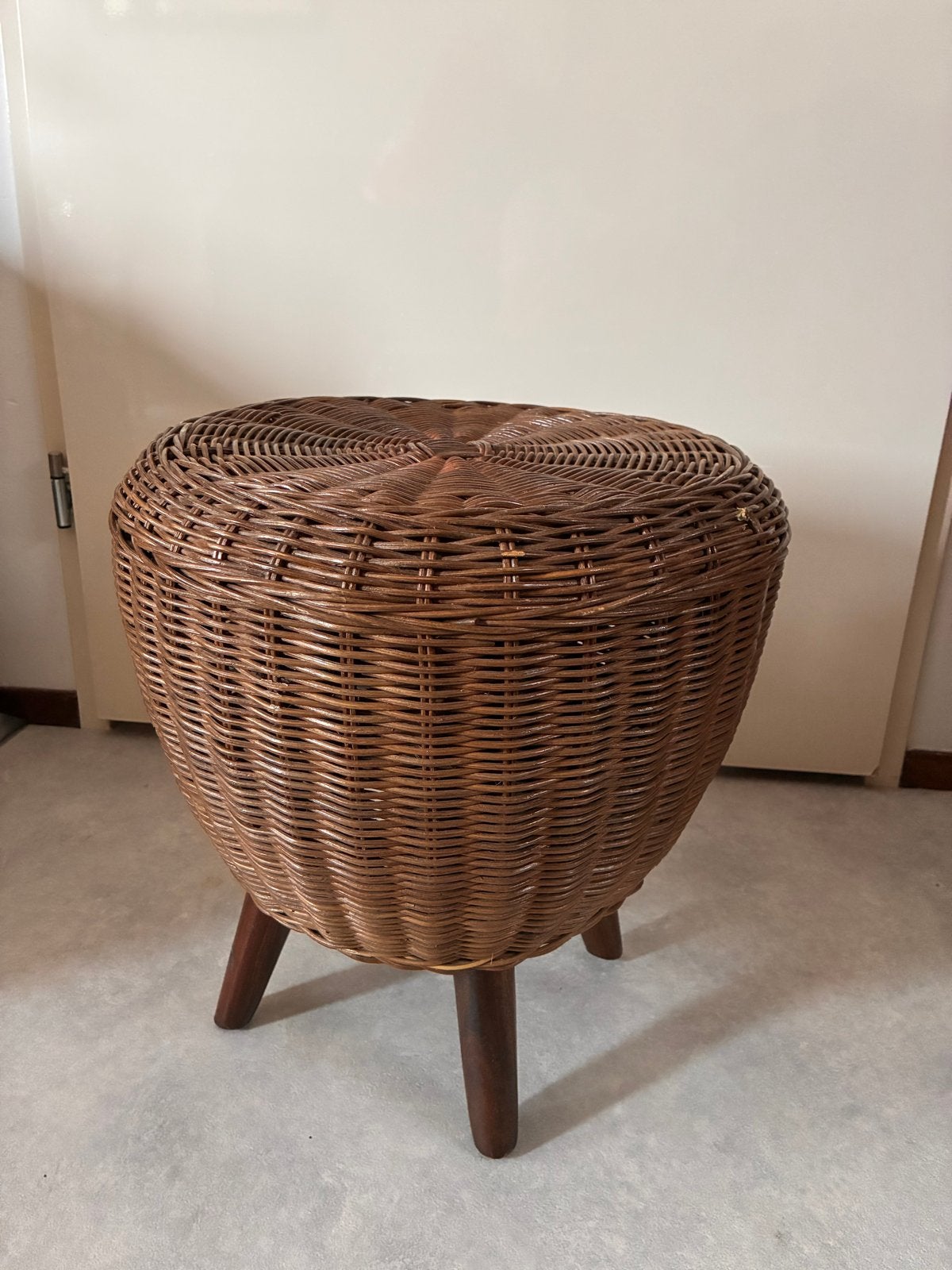 Vintage rotan bijzettafel/plantenstandaard, Ophalen, Gebruikt