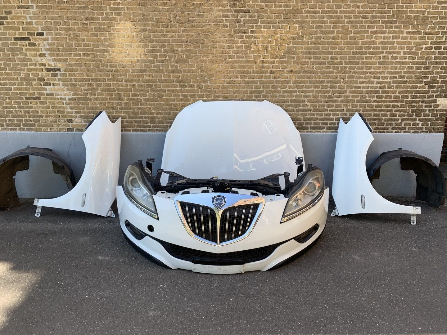 voorkop lancia delta 2008 tot 2014 wit complete voorkant, Ophalen, Gebruikt, -, -