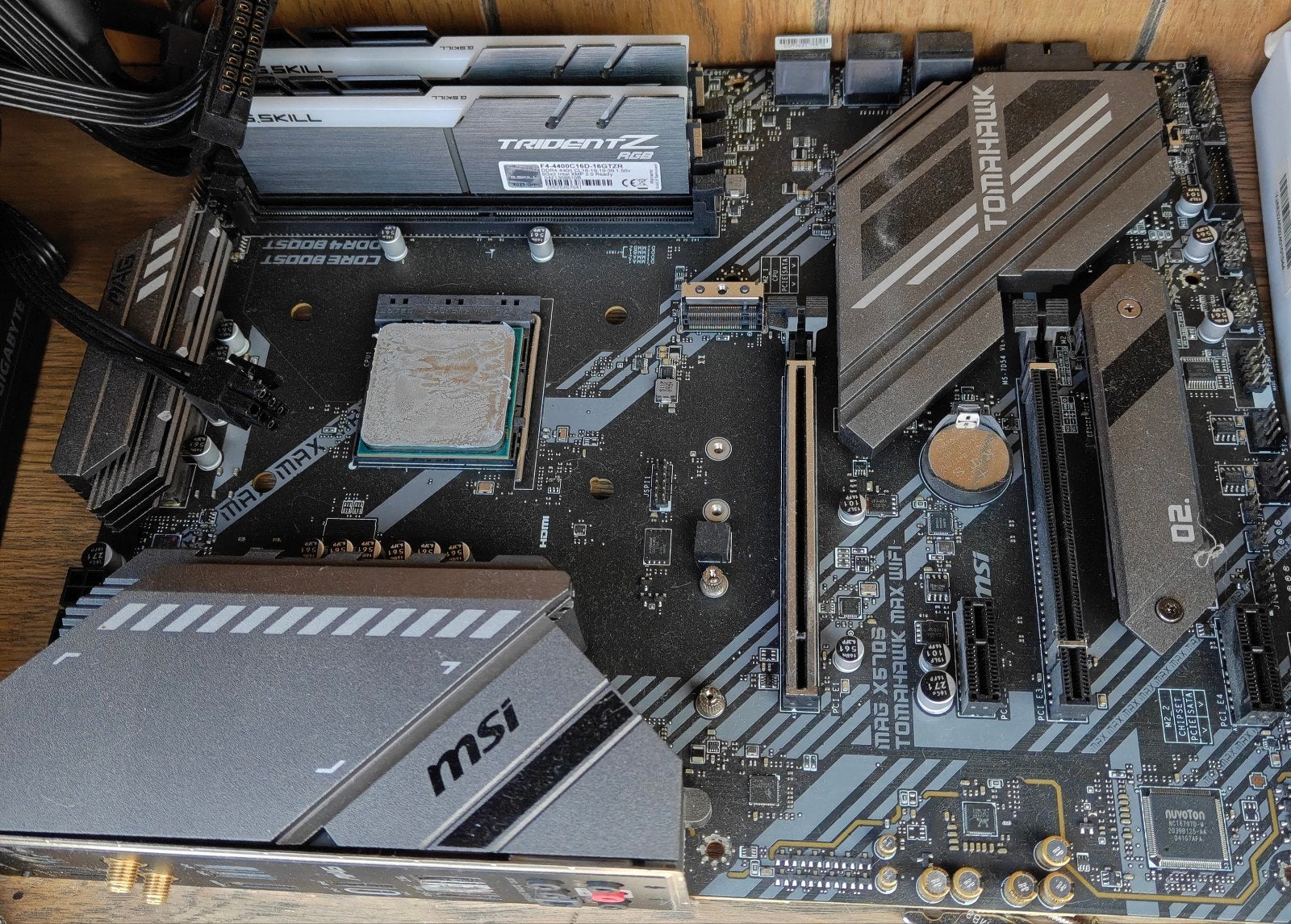 AM4 Upgrade Kit: X570s TOMAHAWK, Ryzen 7 5700x, 16GB RAM, Computers en Software, Moederborden, DDR4, Ophalen of Verzenden, Zo goed als nieuw