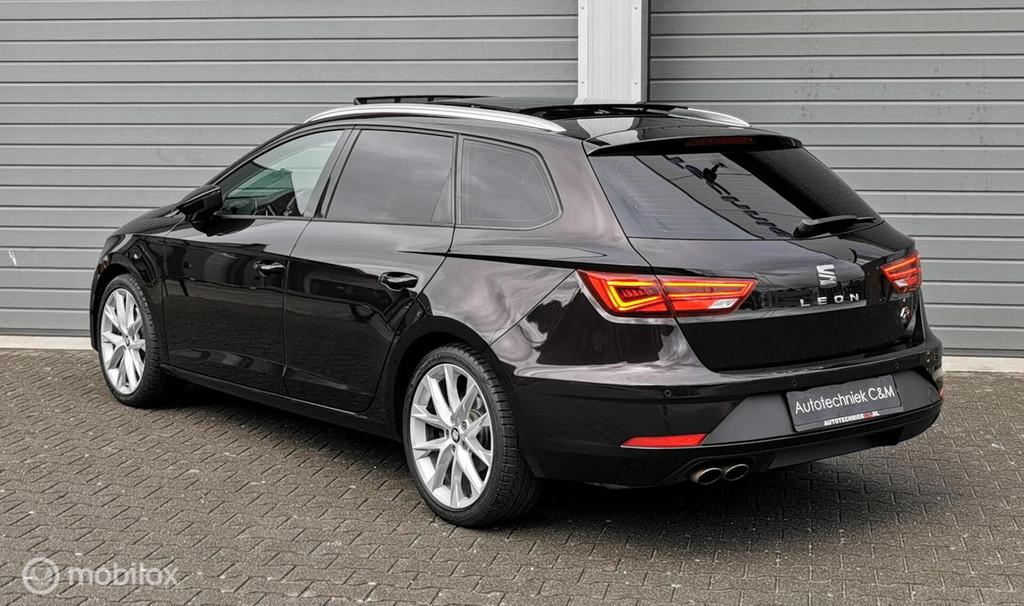 Seat Leon ST 1.8 TSI FR 180PK/DSG/PANO/NAV/CRUISE/CARPLY/DCC, Auto's, Seat, 1272 kg, Zwart, Leder en Stof, 17 km/l