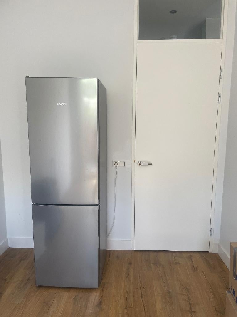 Fridge/freezer, Ophalen, 200 liter of meer, 160 cm of meer, Zo goed als nieuw