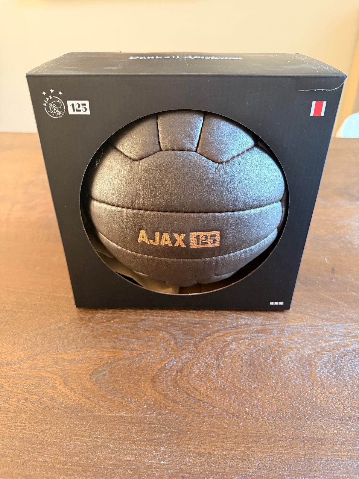 Ajax 125 Jaar Jubileum Voetbal - Nieuw in Doos, Sport en Fitness, Voetbal, Ophalen of Verzenden, Nieuw, Bal