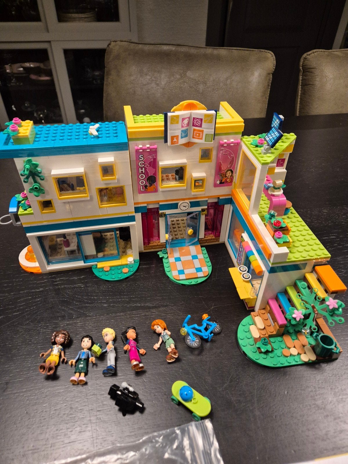 LEGO Friends Heartlake City Internationale School (41731), Ophalen of Verzenden, Zo goed als nieuw, Overige merken