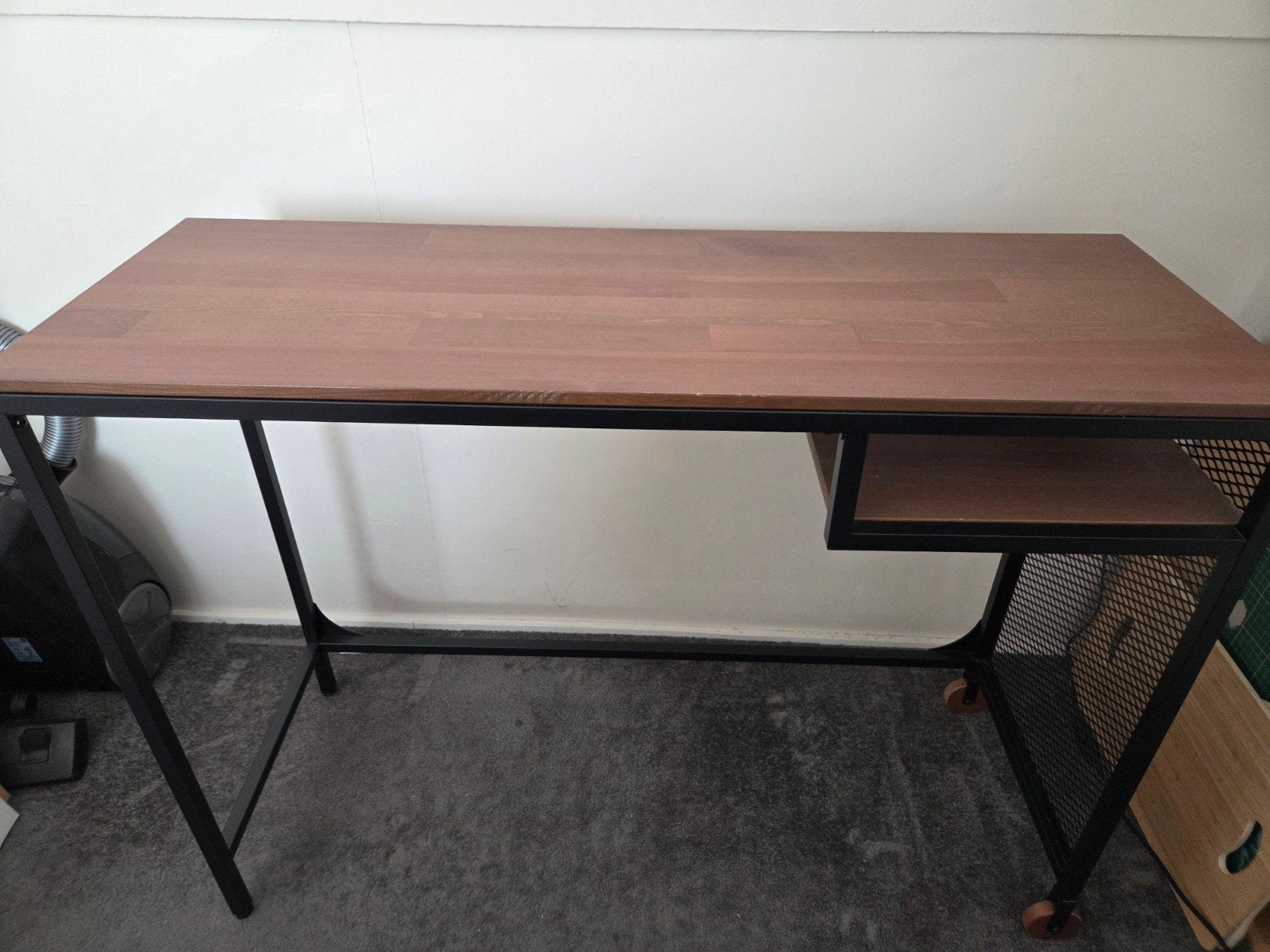 Bureau, voor kleine ruimtes., Ophalen