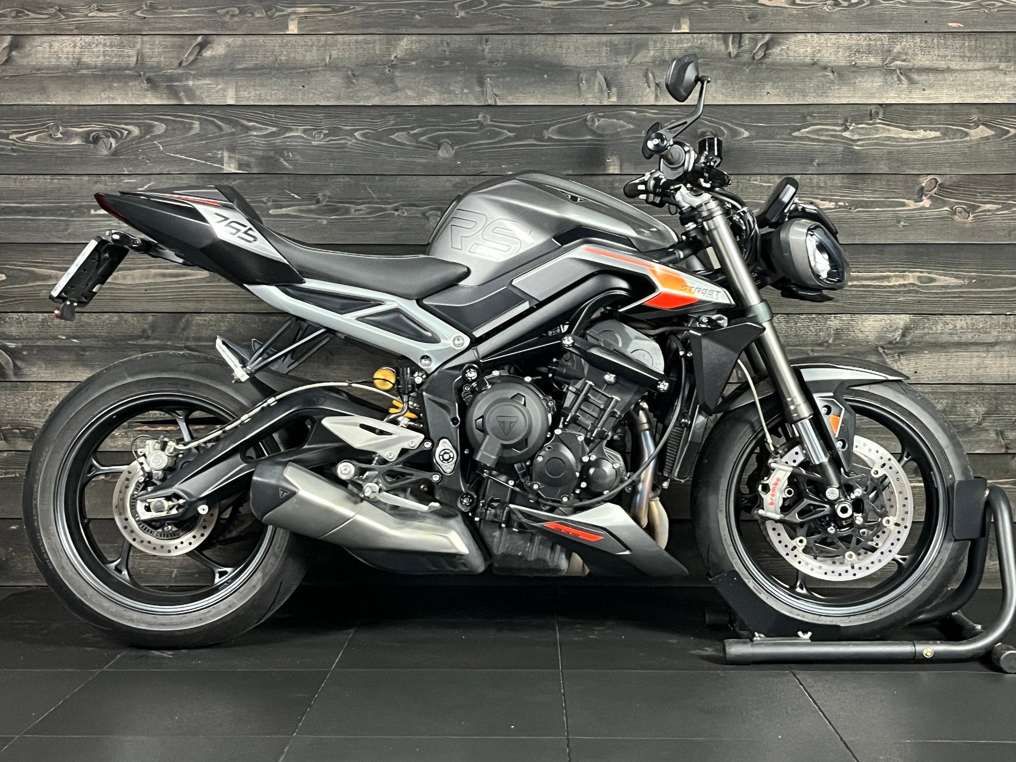 Triumph STREET TRIPLE 765 RS (bj 2024), Motoren, 765 cc, Meer dan 35 kW, Handgeschakeld, Naked bike