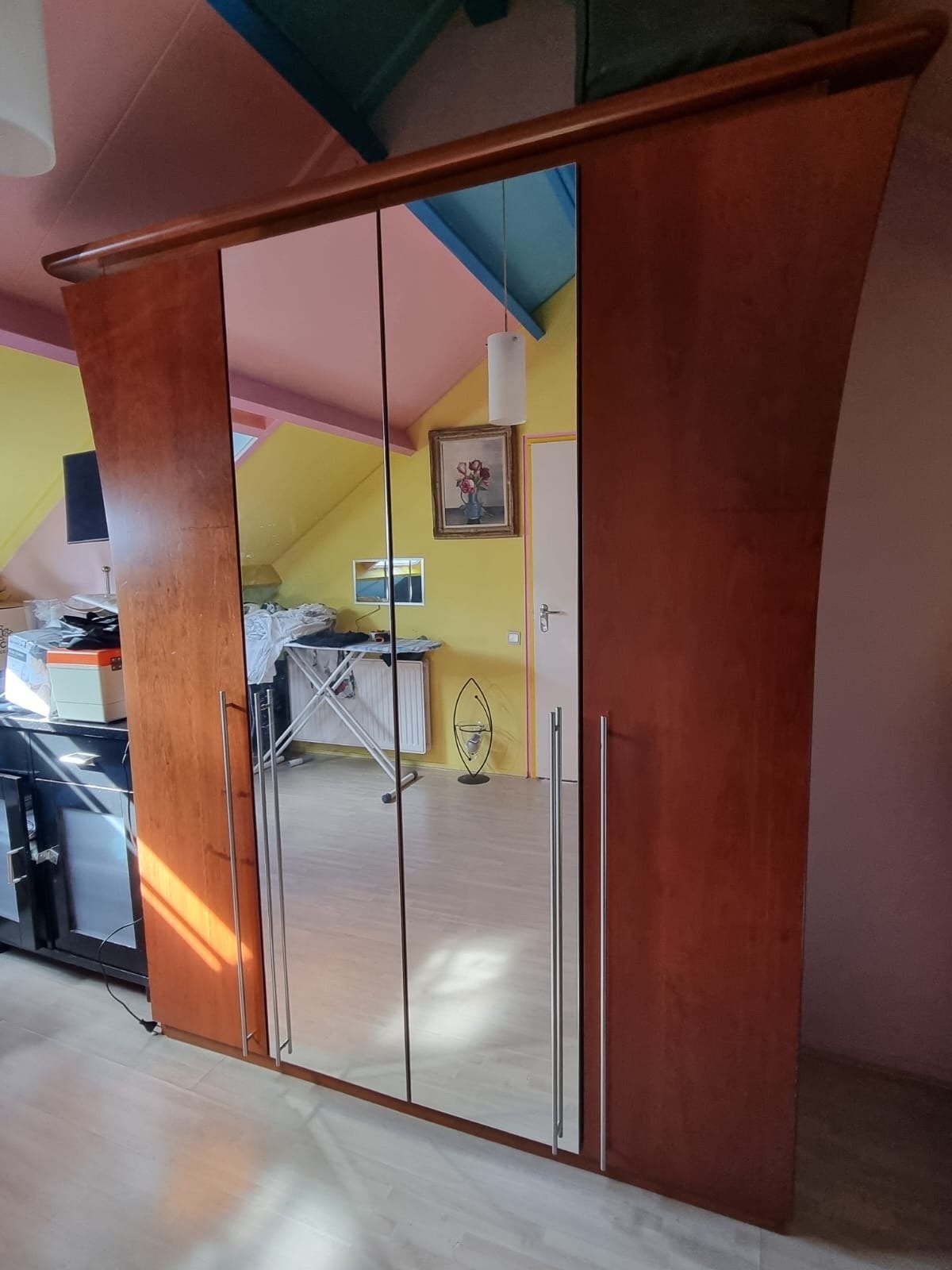 Ruime kledingkast met spiegeldeuren, Huis en Inrichting, Gebruikt, 200 cm of meer, 150 tot 200 cm, Ophalen of Verzenden