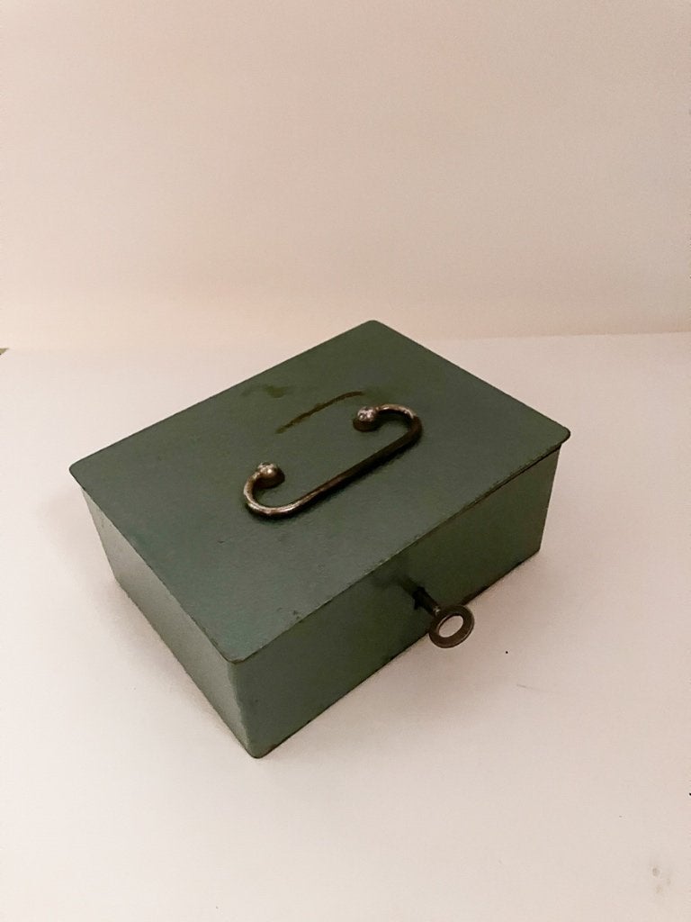 Groene vintage metalen geldkist / opbergkist met sleutel, Ophalen of Verzenden