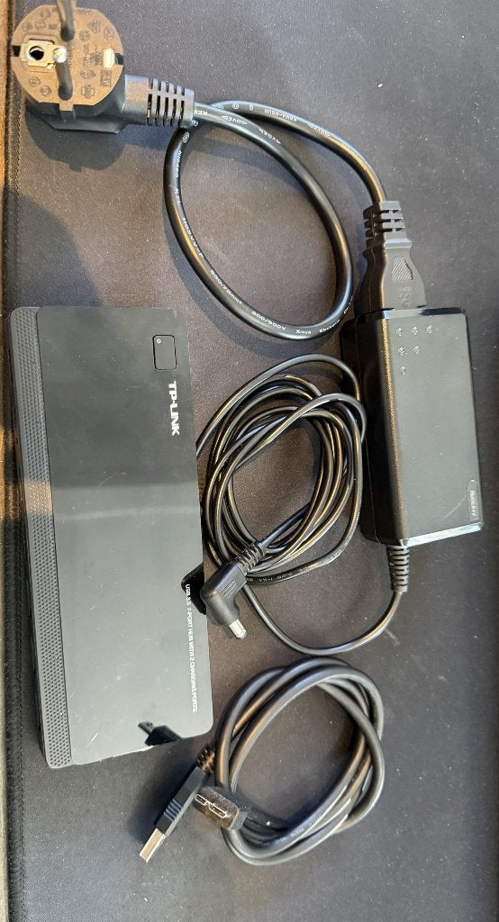 TP-Link UH720 USB 3.0 hub 7 poorten met adapter, werkend, Computers en Software, Dockingstations, Gebruikt, Ophalen of Verzenden