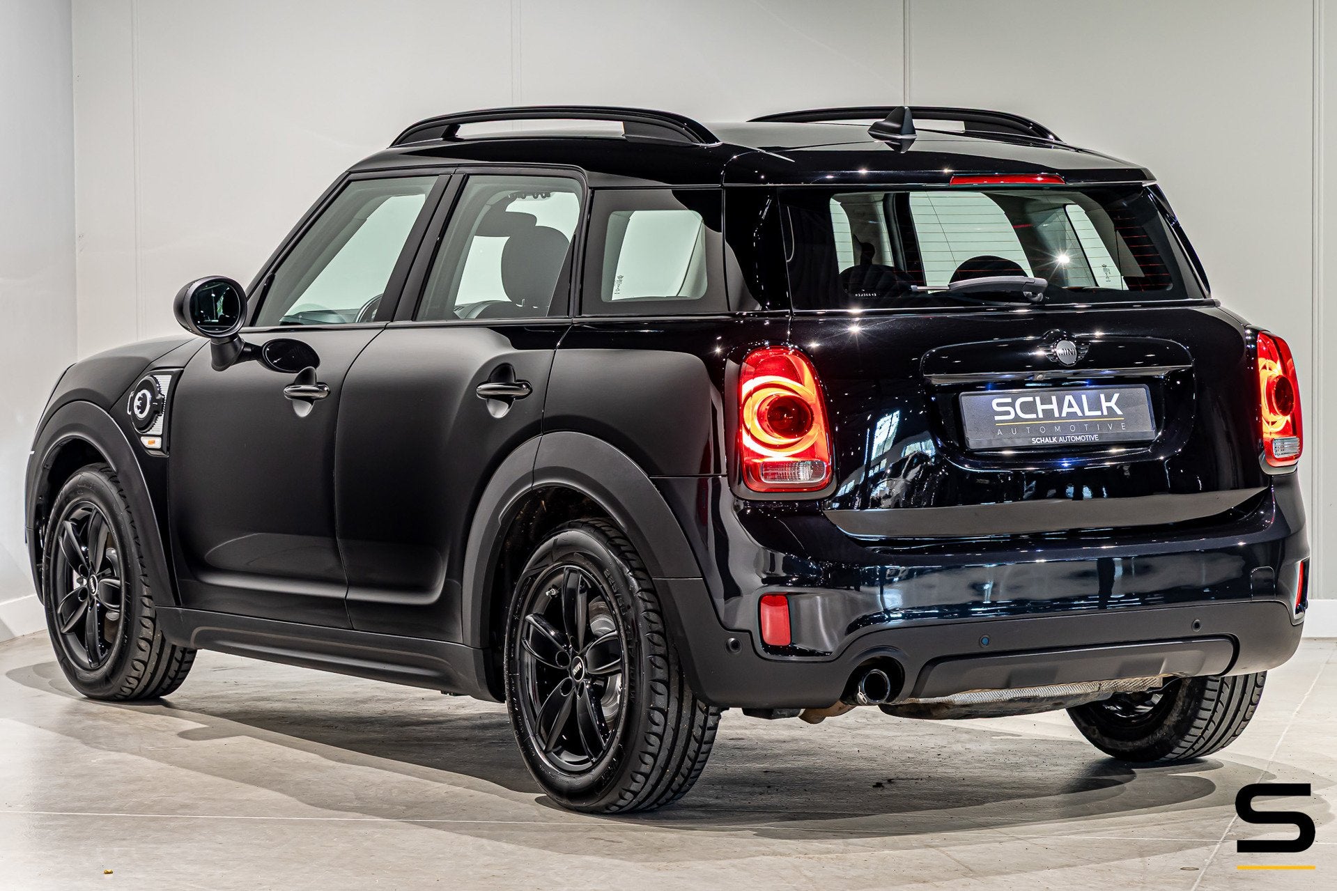 Mini Countryman SE ALL4 224PK|HUD|Cam|LED|Dealer ond|Garanti, Auto's, Dealer onderhouden, Zwart, Zwart, Bedrijf