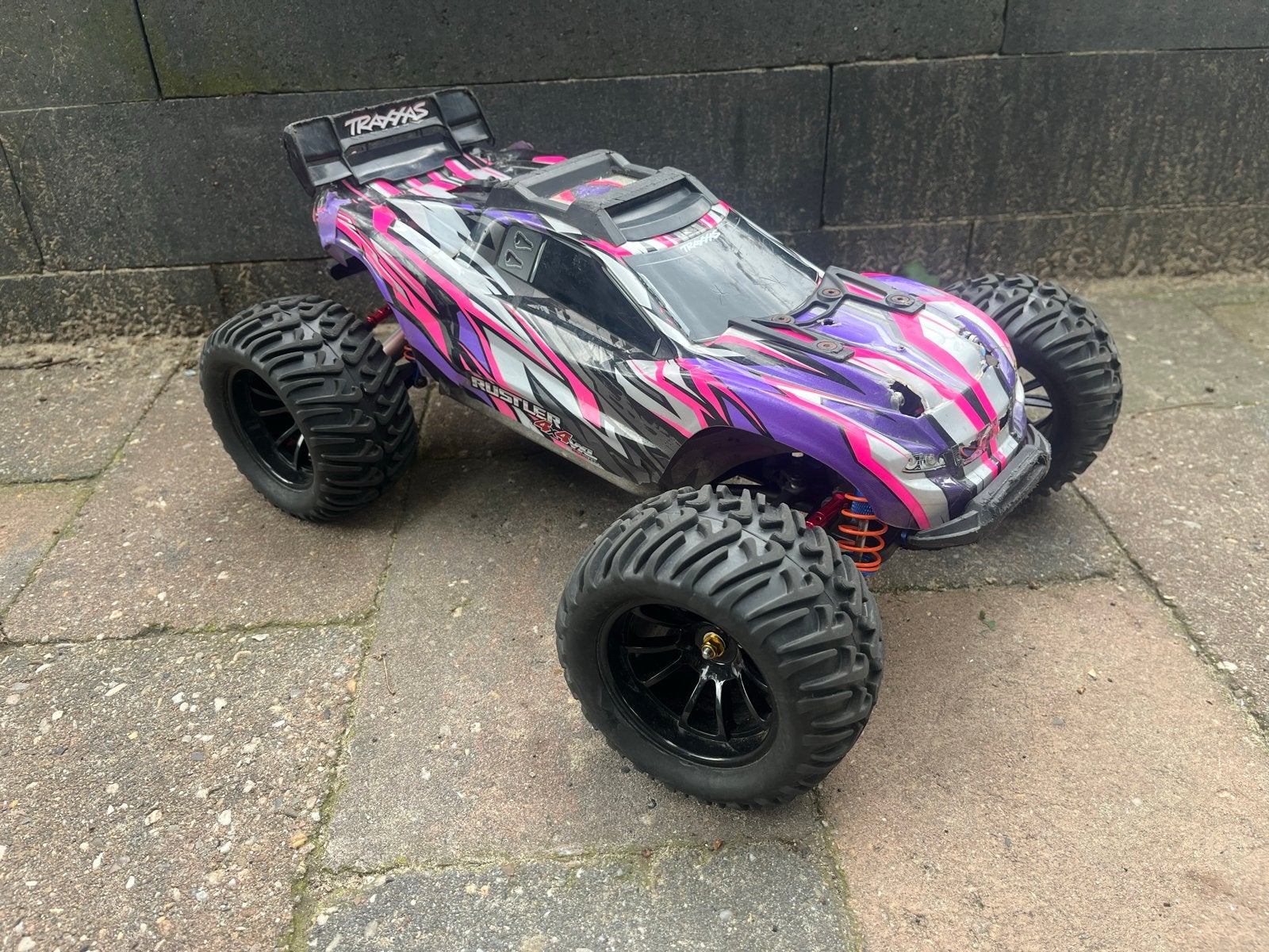 Traxxas Rustler 4x4 Roller (zonder elektra) met upgrades, Gebruikt, Auto offroad, Schaal 1:10, Ophalen