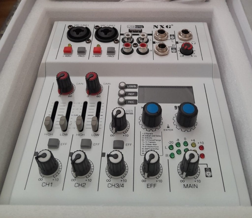 Ongebruikt nieuw in doos 4 kanaals audiomixer NXG, Verzenden, Nieuw, Minder dan 5 kanalen, Microfooningang
