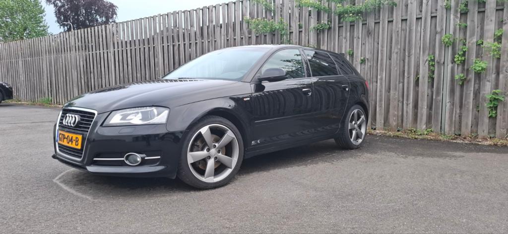 Audi A3 2.0 Tfsi 147KW Sportback 2011 Zwart, Auto's, Voorwielaandrijving, 4 cilinders, Zwart, 14 km/l