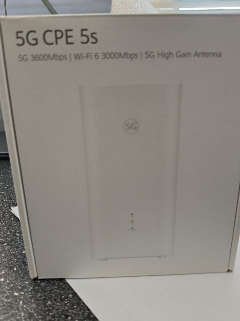 Huawei 5G CPE 5s (H153-381) is een 5G/4G router met simslot , Computers en Software, Routers en Modems, Ophalen of Verzenden, Nieuw