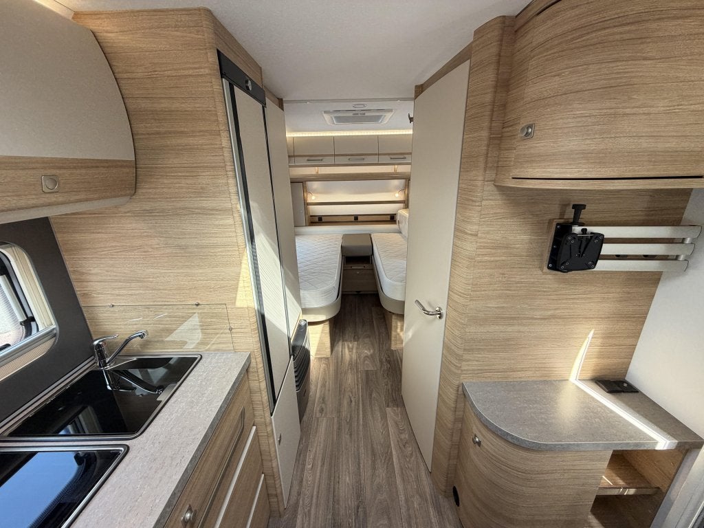 Fendt BIANCO SEL. 515 SG- 07-2025- VOORTENT- NIEUWSTAAT, Caravans en Kamperen, Caravans, Bedrijf, Fendt