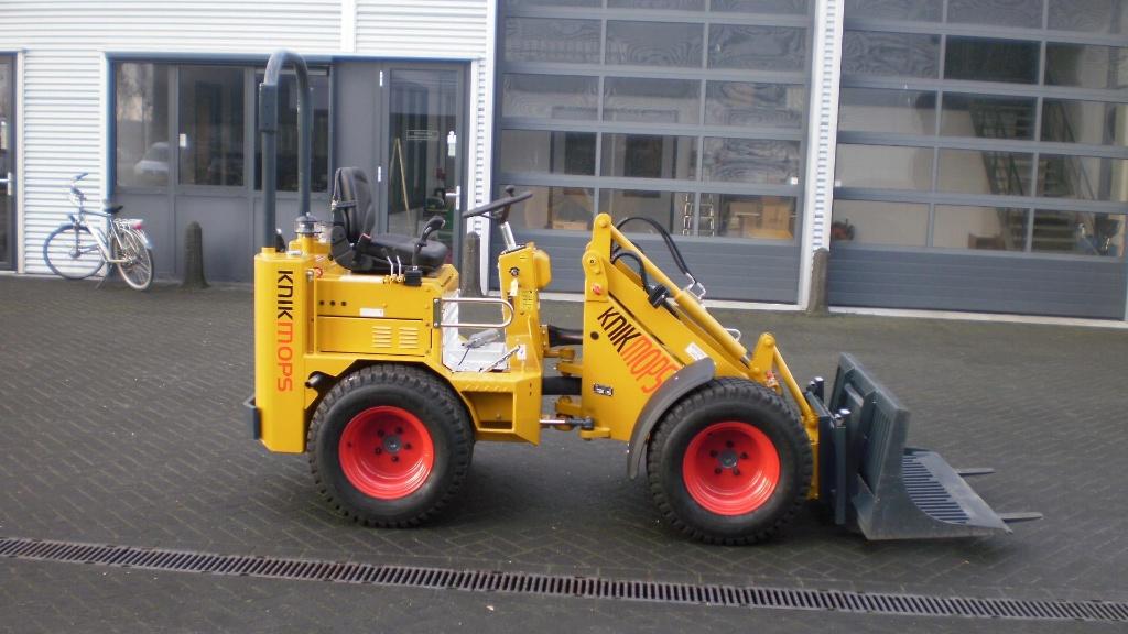 Knikmops 130 €75,- Per Dag