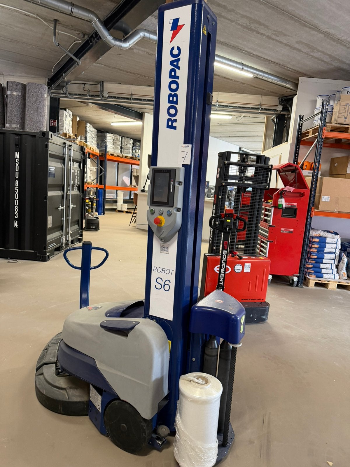 Pallet wikkelaar sealer met nieuwe accu’s robopqc robot s6