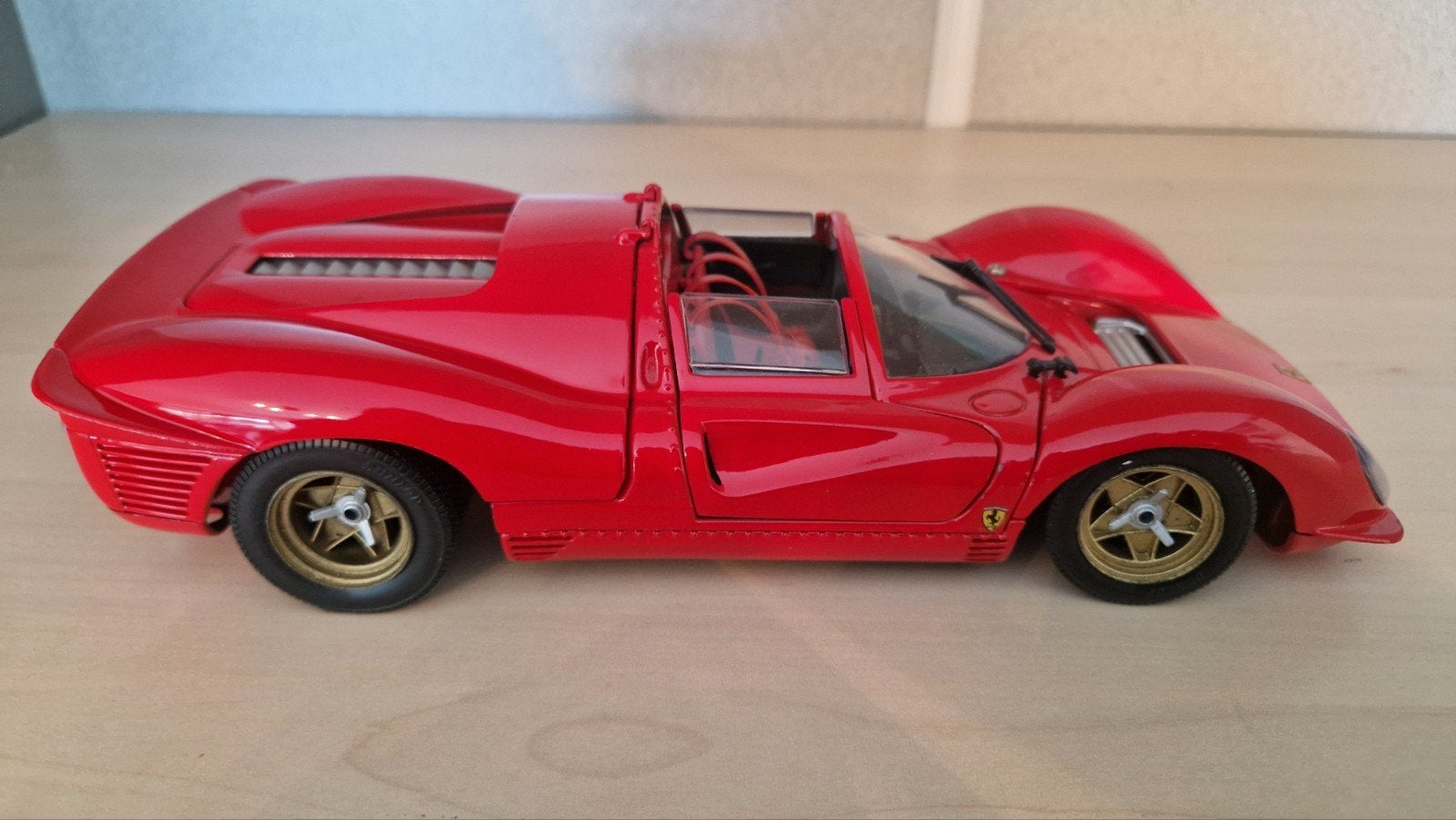 Ferrari 330 P4 Schaalmodel 1:18 - Rood, Ophalen of Verzenden