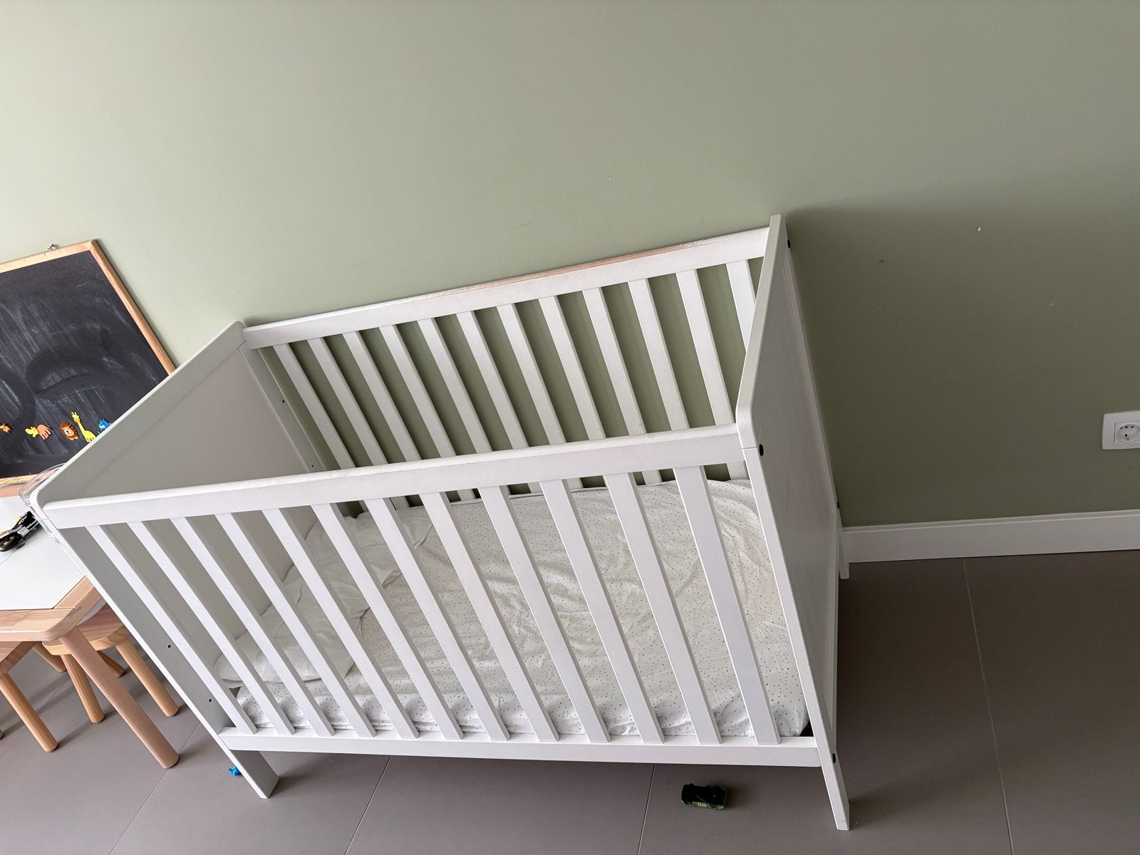 Ledikant 60x120 wit met IKEA HIMLAVALV matras, Ophalen, Gebruikt, Ledikant