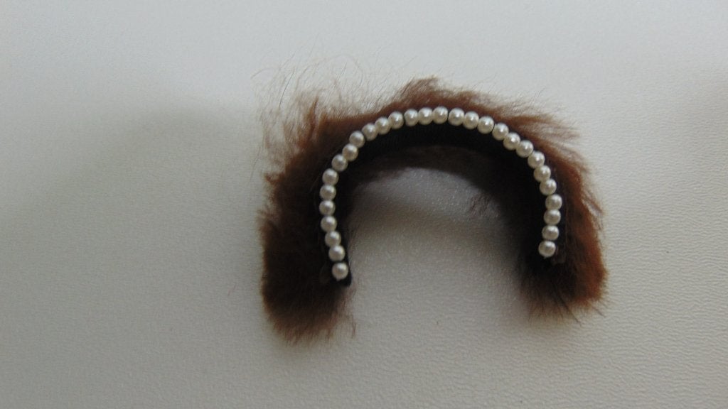 Mattel Barbie hoofdband echt bont met parels, Verzamelen, Ophalen of Verzenden, Gebruikt, Accessoires