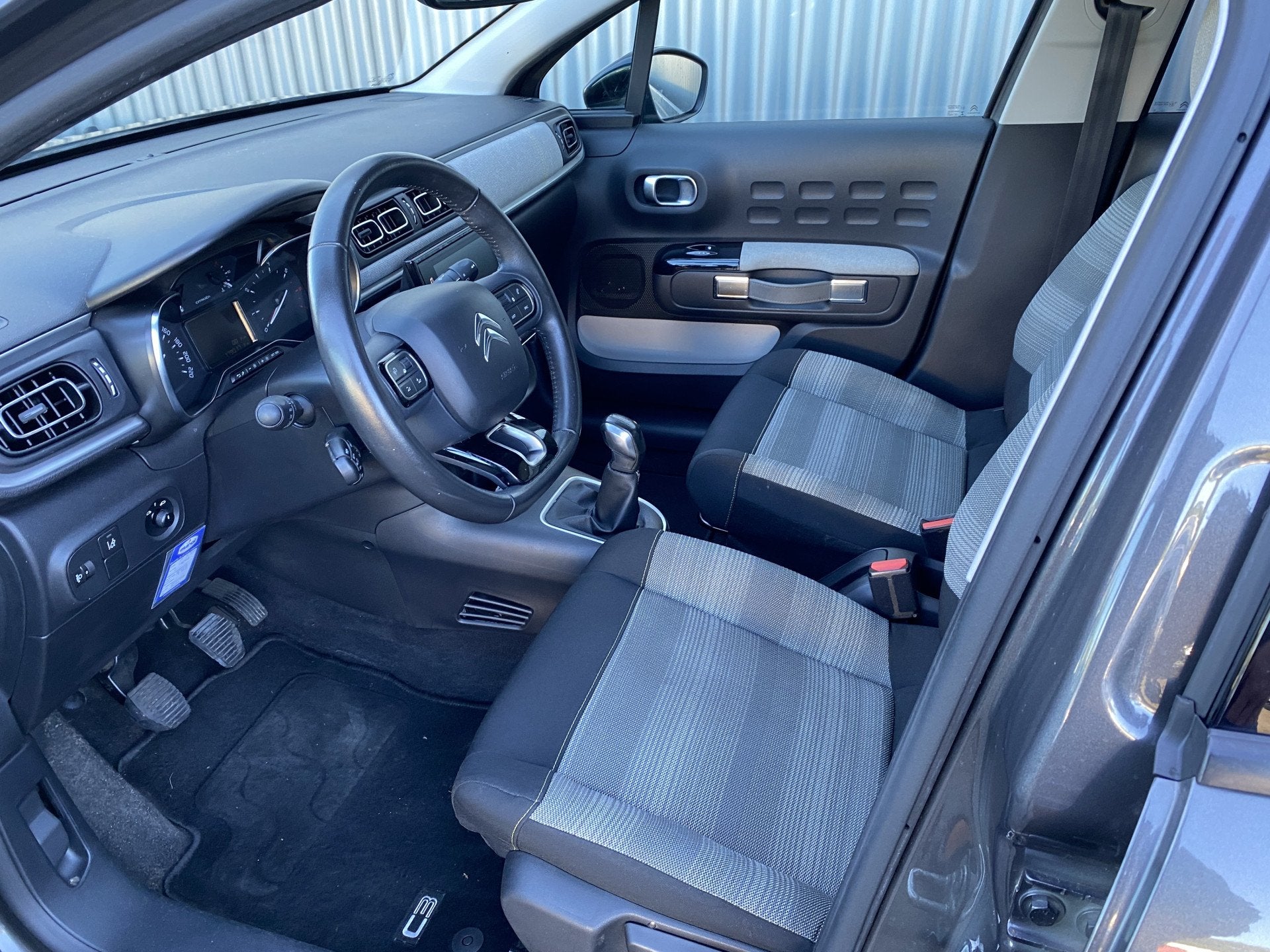 Citroën C3 1.2 PureTech Shine Clima, Navi, Carplay, CC, PDC, Euro 6, 1199 cc, 82 pk, 450 kg