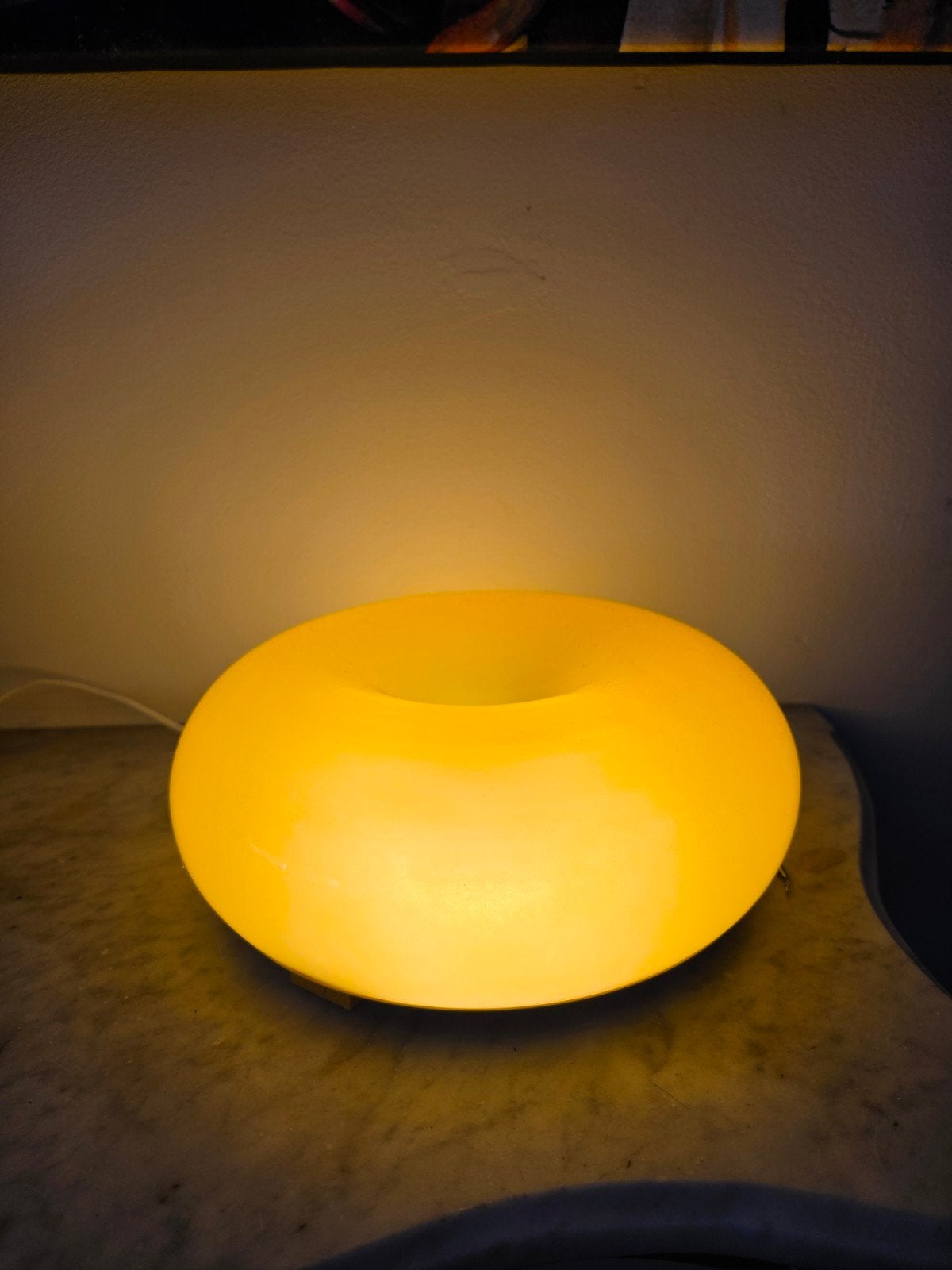 Varmblixt ikea  Gele Donut Tafellamp - Sfeerlamp, Huis en Inrichting, Gebruikt, Overige merken, Vintage, Overige fittingen