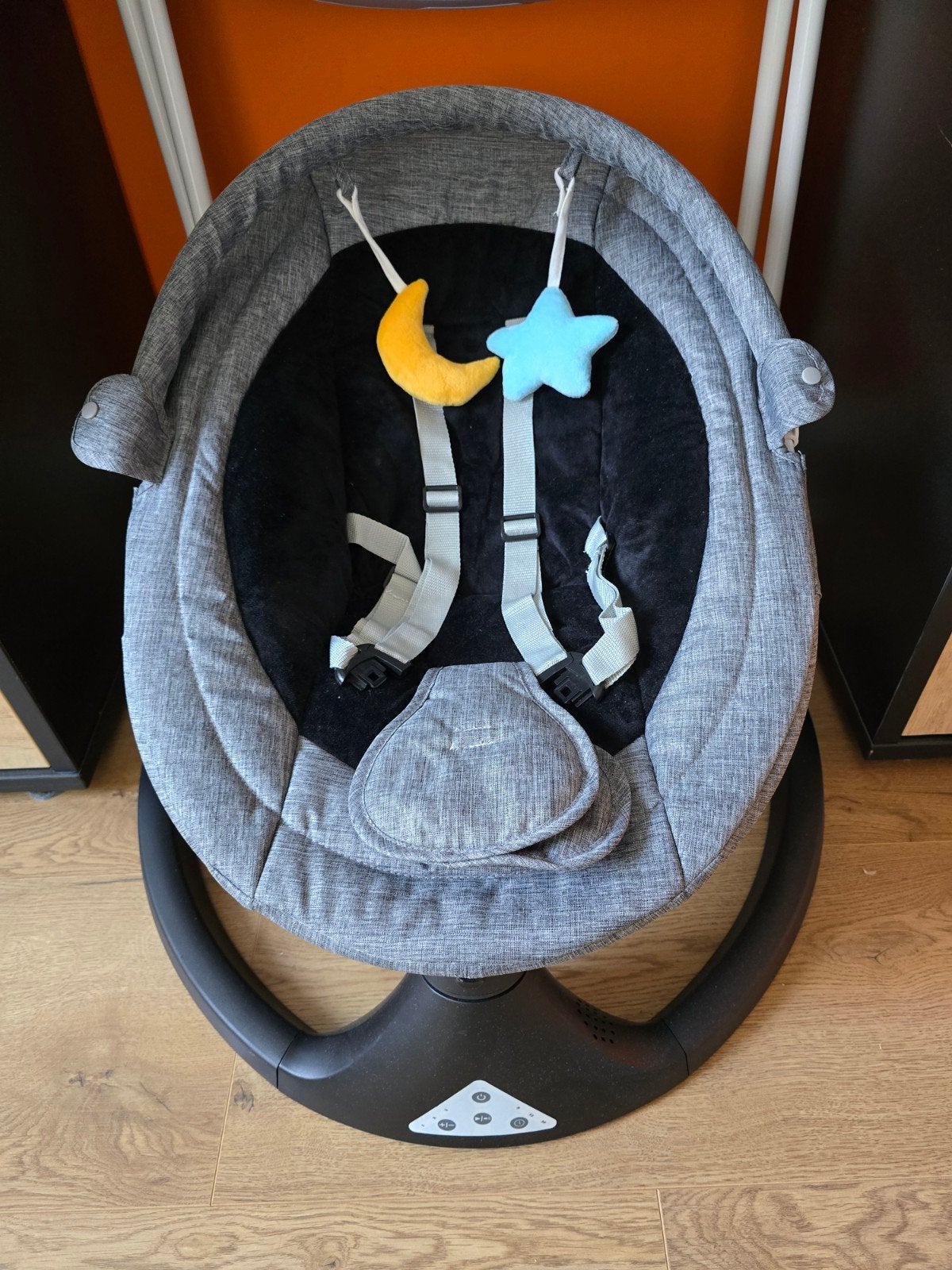 Novi Baby Elektrische Swing Wipstoel - Zo goed als nieuw, Kinderen en Baby's, Wipstoeltjes, Schommelstoel, Ophalen, Overige merken