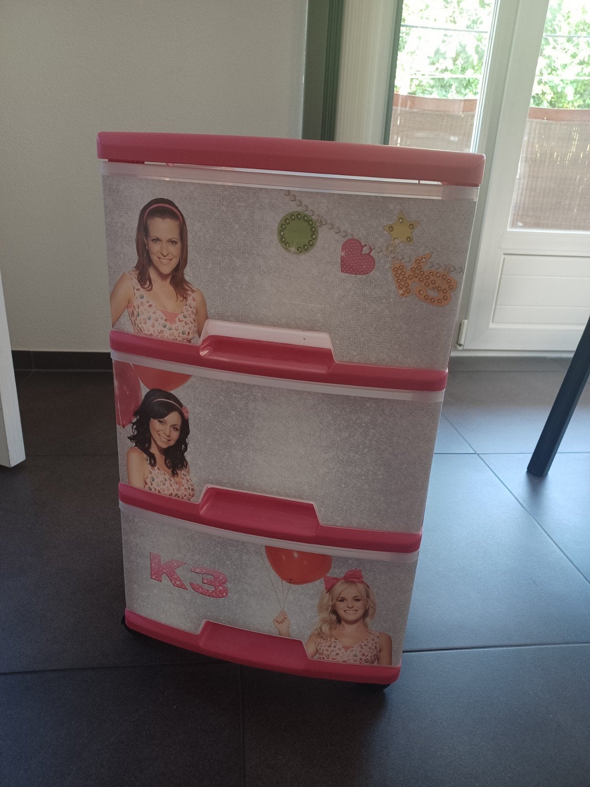 K3 met Josje ! opberg ladeblok op wieltjes, Ophalen