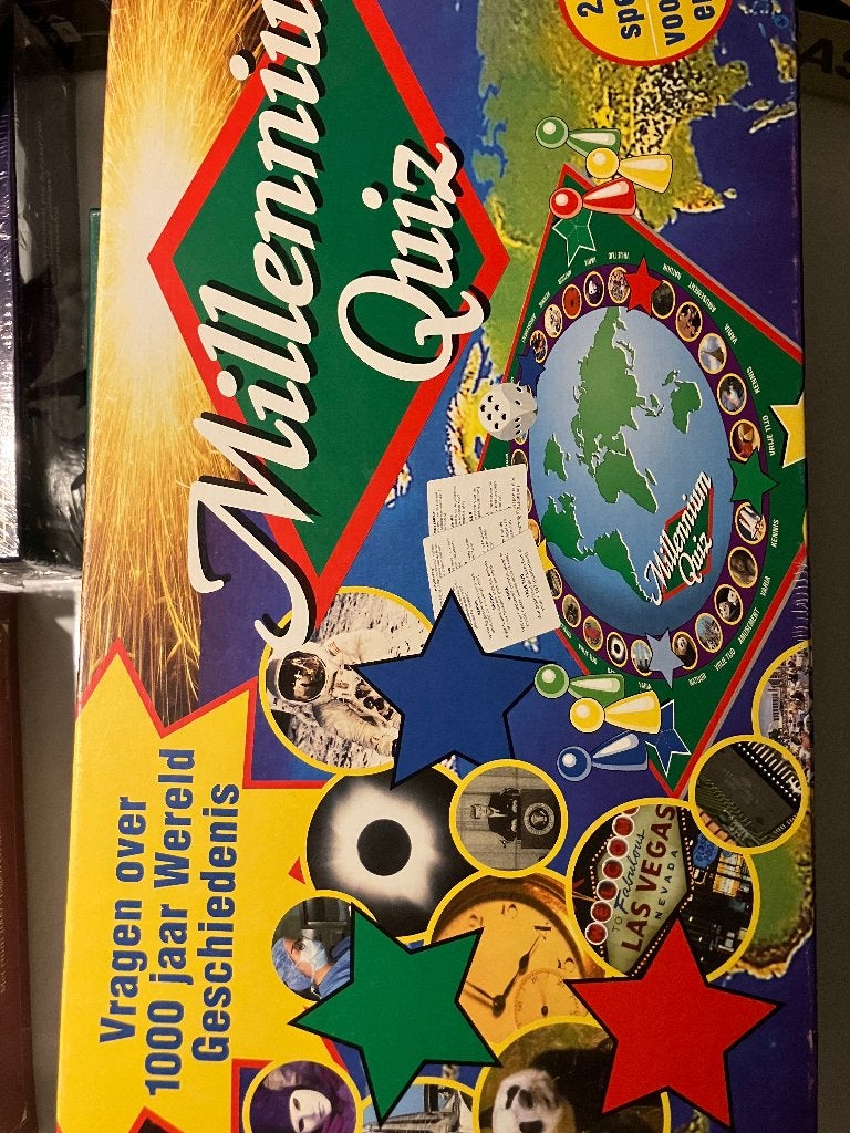 Bordspel - Millennium Quiz  Nieuw, Vijf spelers of meer, Ophalen of Verzenden, Nieuw, Onbekend