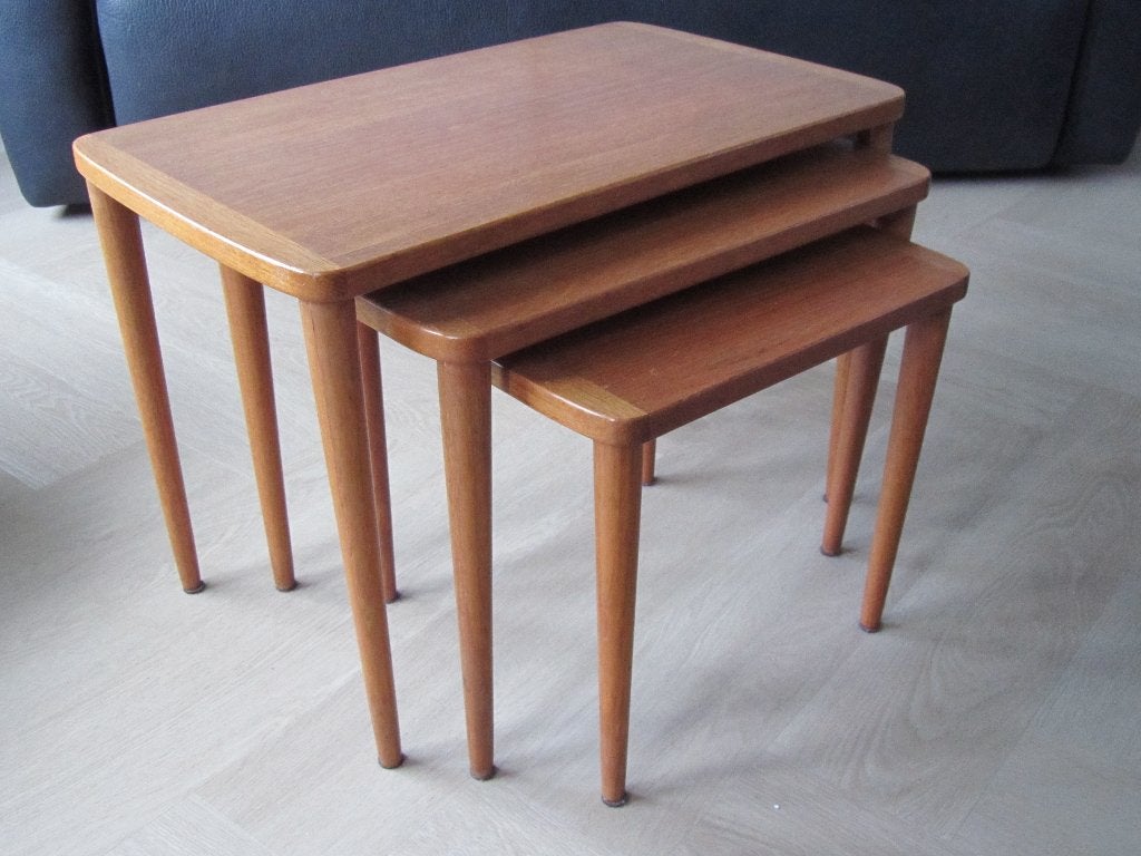 Deens midcentury teak nesting tables mimiset bijzettafels, Ophalen, Zo goed als nieuw, 75 cm of meer, 60 cm of meer